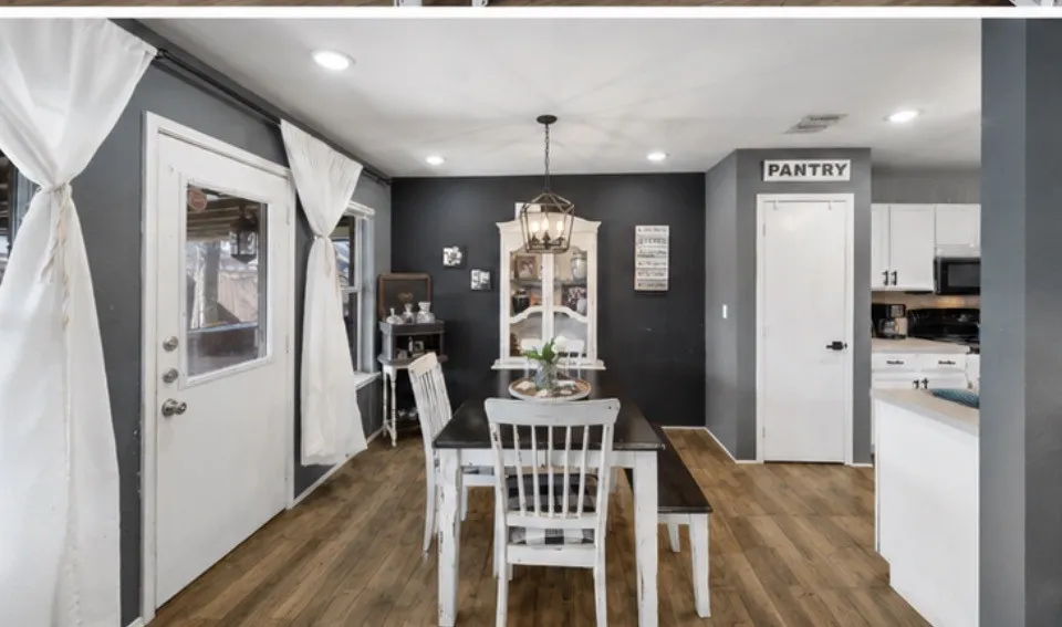 Single Family Residence For Sale in Kaufman County , 109 Angelina Drive, Crandall, Texas 75114, 4 Bedroom, 3 Bathroom, 2 Garage spaces, 2,204 Sqft, built in 2003, mls#21357236, Real Estate Agent in Crandall, Homes For Sale in Kaufman county, Homes For Sale in Crandall, Realtor in Crandall Texas, Real Estate Brokerage Independent Realty Texas, Luminita Cordes Realtor