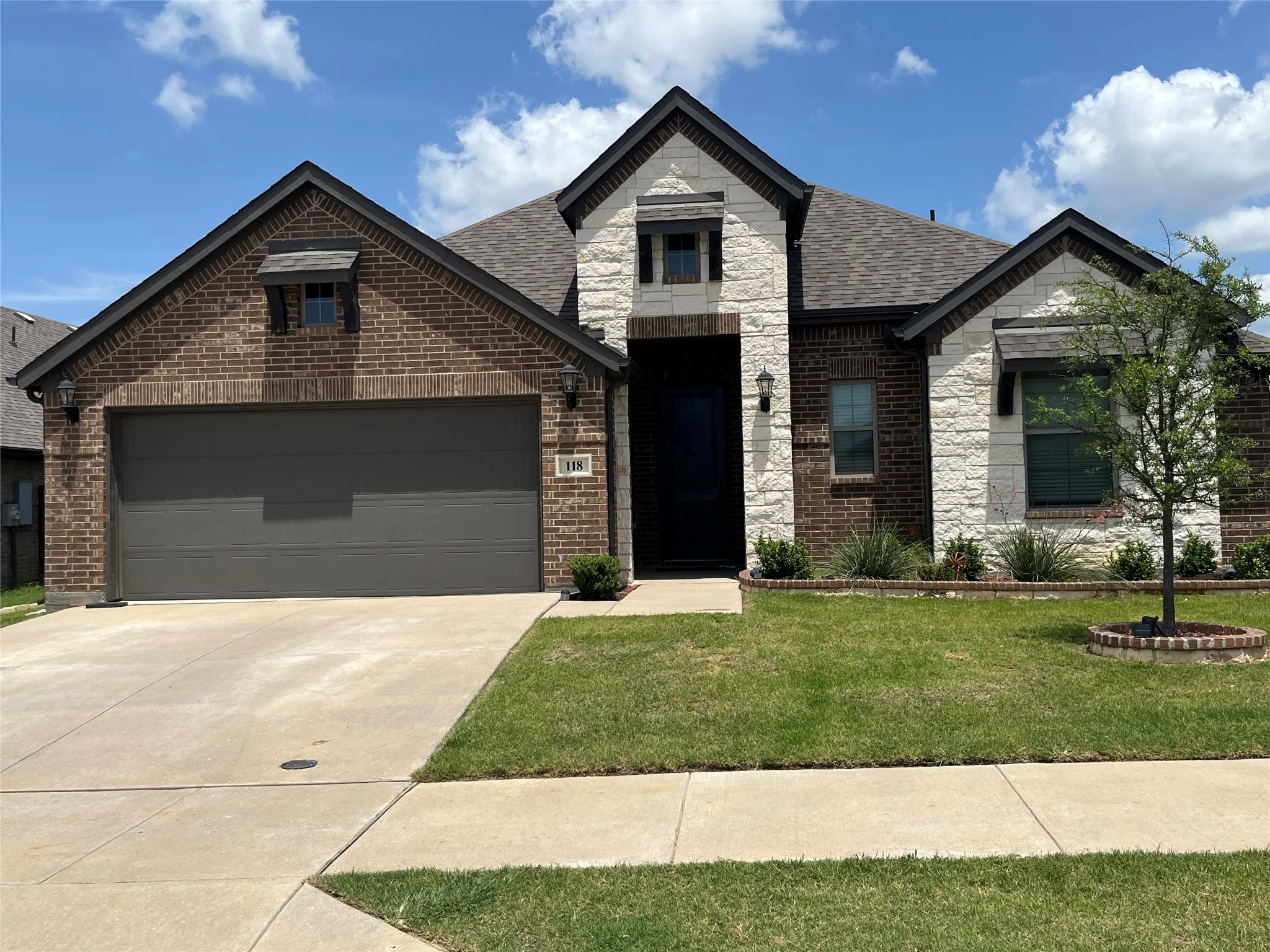 Single Family Residence For Sale in Johnson County , 118 Jazlyn Drive, Keene, Texas 76059, 4 Bedroom, 2 Bathroom, 2 Garage spaces, 2,149 Sqft, built in 2022, mls#21361028, Real Estate Agent in Keene, Homes For Sale in Johnson county, Homes For Sale in Keene, Realtor in Keene Texas, Real Estate Brokerage Independent Realty Texas, Luminita Cordes Realtor