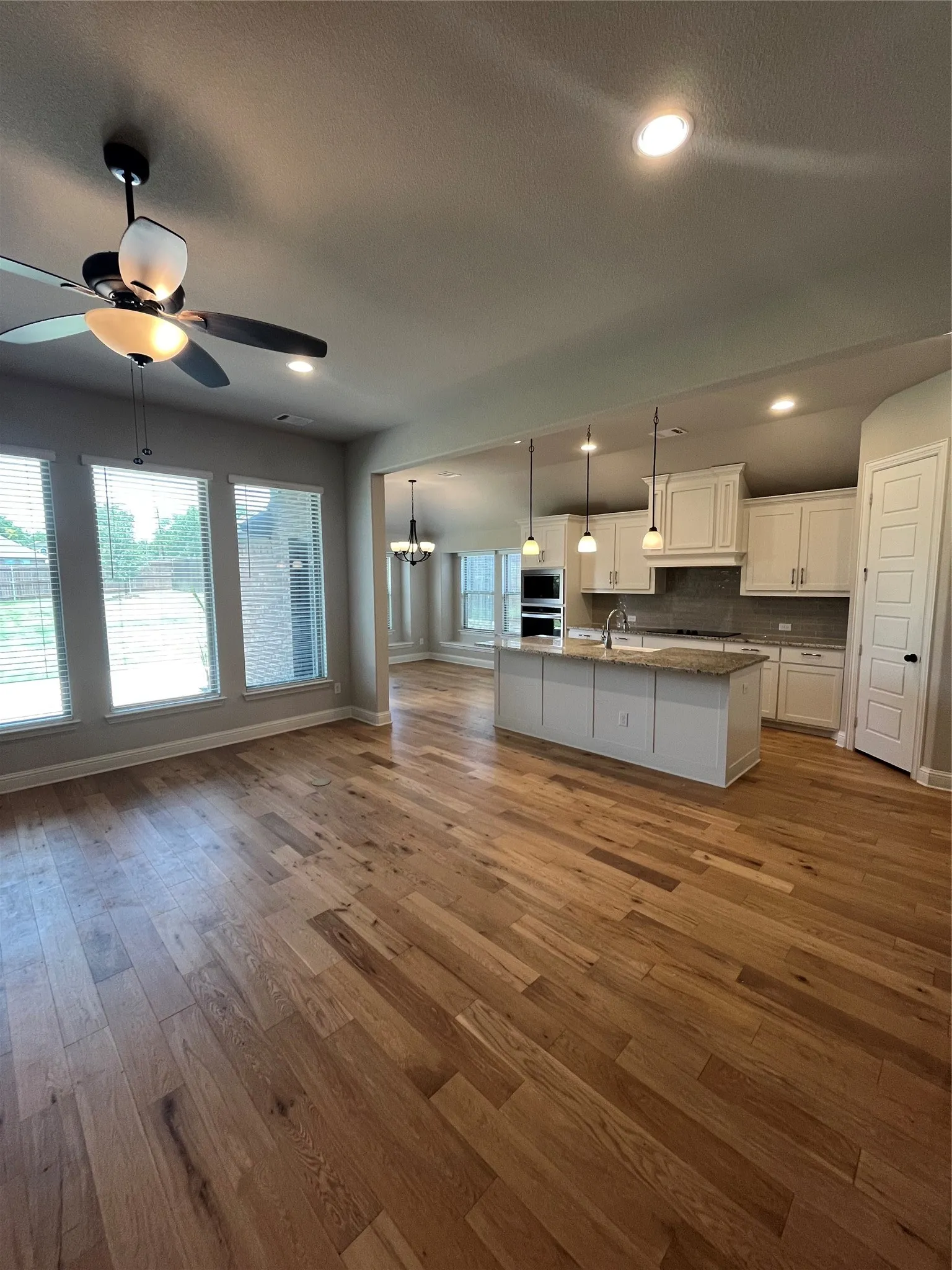 Single Family Residence For Sale in Johnson County , 118 Jazlyn Drive, Keene, Texas 76059, 4 Bedroom, 2 Bathroom, 2 Garage spaces, 2,149 Sqft, built in 2022, mls#21361028, Real Estate Agent in Keene, Homes For Sale in Johnson county, Homes For Sale in Keene, Realtor in Keene Texas, Real Estate Brokerage Independent Realty Texas, Luminita Cordes Realtor