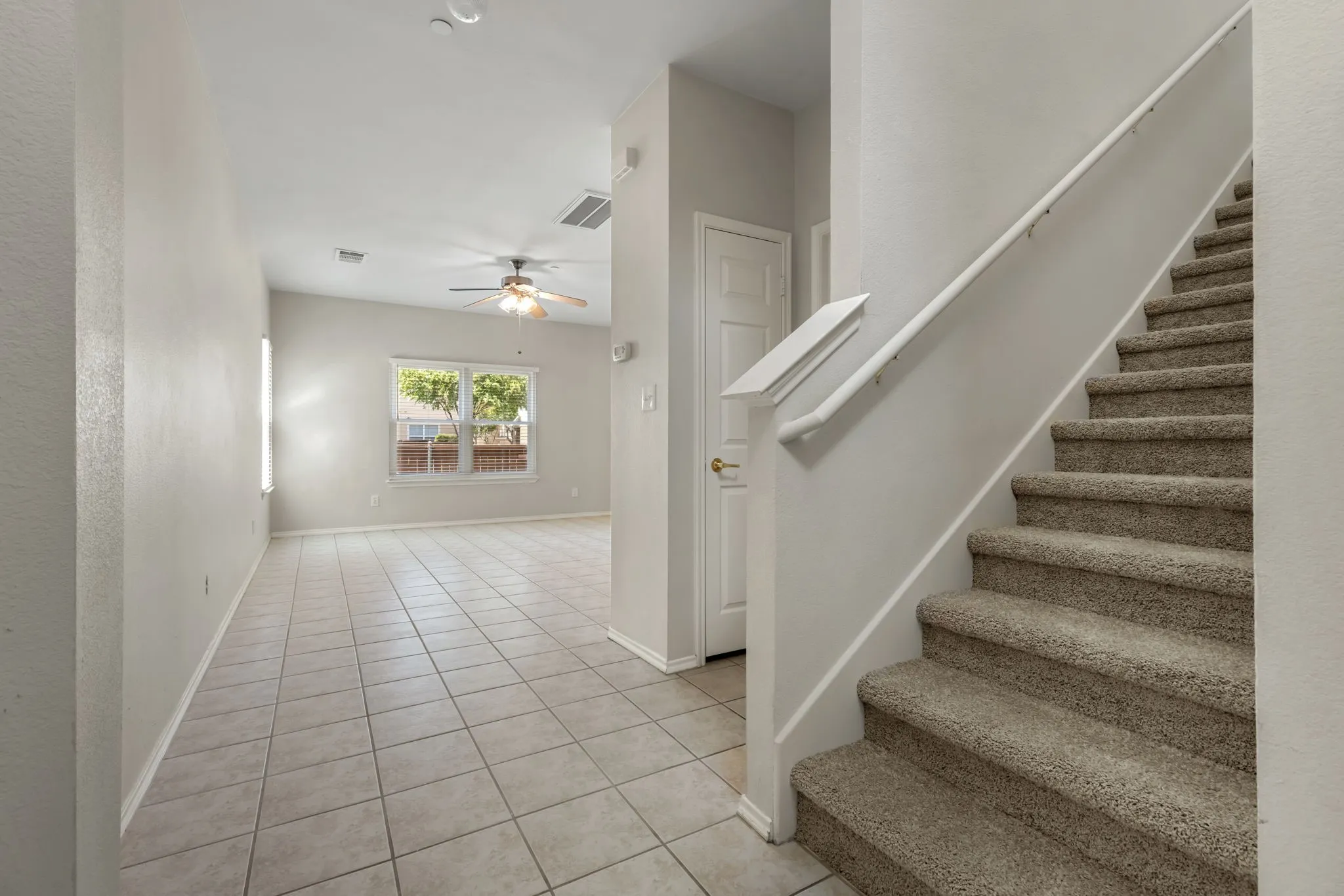 Townhouse For Sale in Collin County , 9901 Rockwall Road, Plano, Texas 75025, 3 Bedroom, 3 Bathroom, 2 Garage spaces, 1,597 Sqft, built in 2003, mls#21348561, Real Estate Agent in Plano, Homes For Sale in Collin county, Homes For Sale in Plano, Realtor in Plano Texas, Real Estate Brokerage Independent Realty Texas, Luminita Cordes Realtor