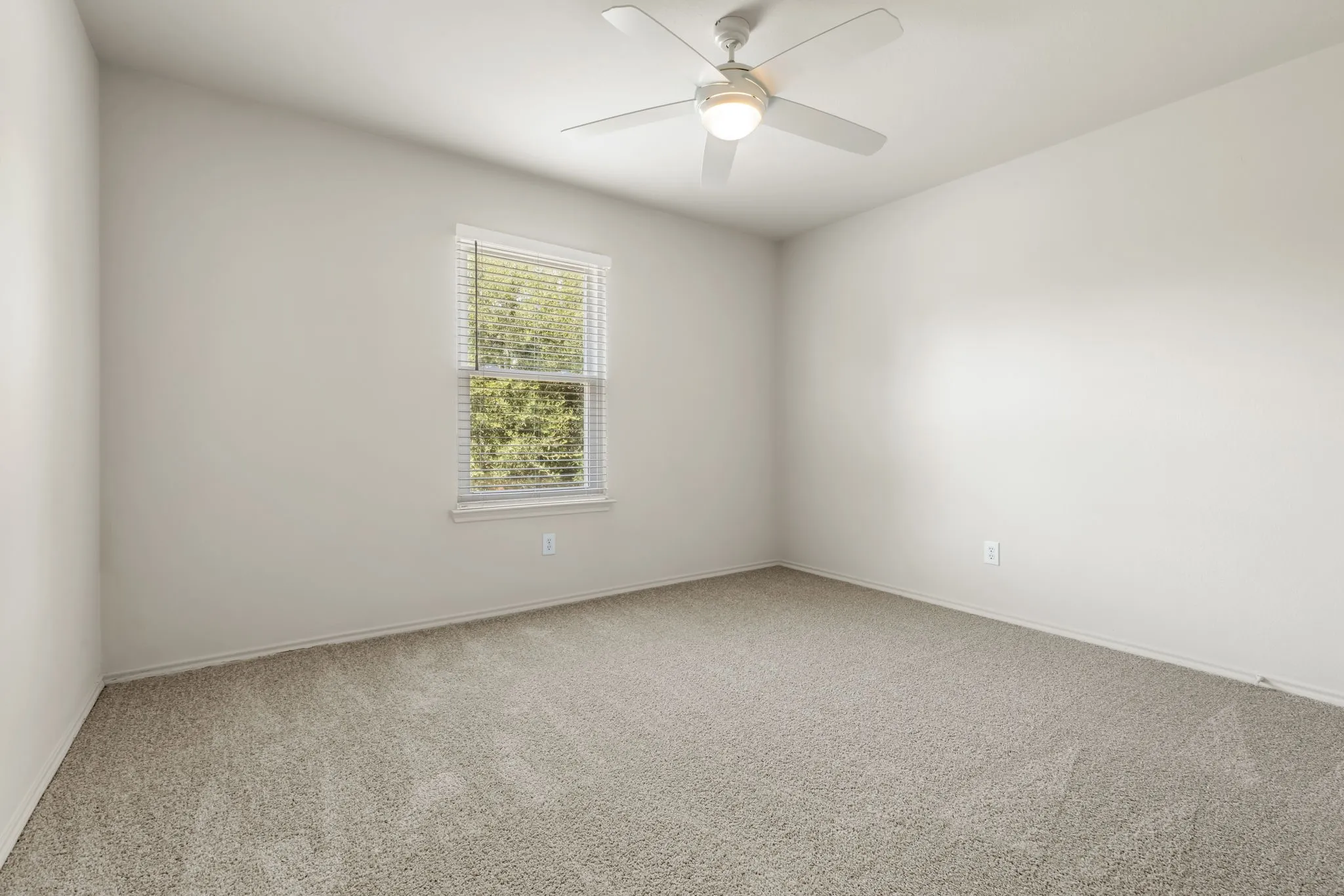 Townhouse For Sale in Collin County , 9901 Rockwall Road, Plano, Texas 75025, 3 Bedroom, 3 Bathroom, 2 Garage spaces, 1,597 Sqft, built in 2003, mls#21348561, Real Estate Agent in Plano, Homes For Sale in Collin county, Homes For Sale in Plano, Realtor in Plano Texas, Real Estate Brokerage Independent Realty Texas, Luminita Cordes Realtor