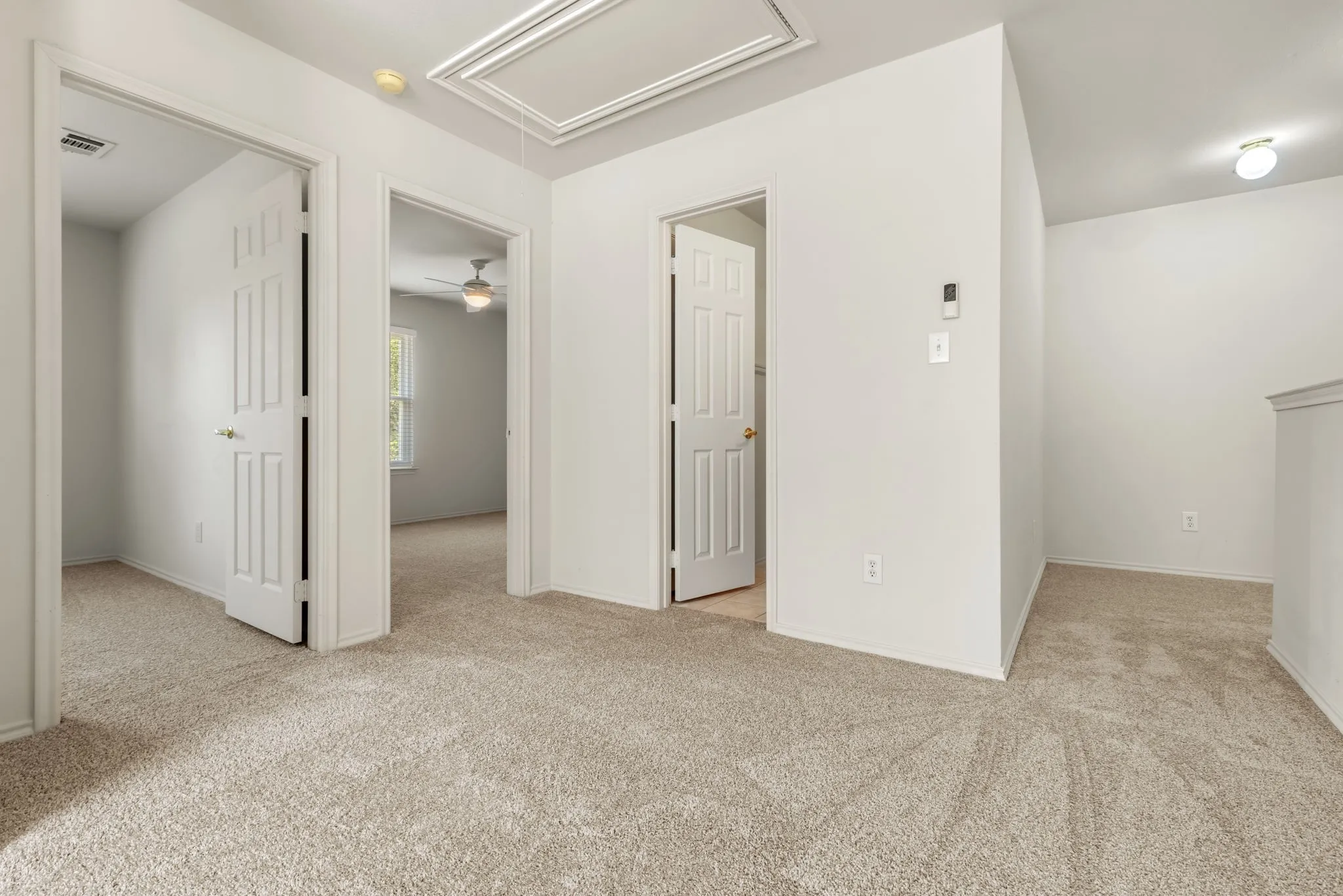 Townhouse For Sale in Collin County , 9901 Rockwall Road, Plano, Texas 75025, 3 Bedroom, 3 Bathroom, 2 Garage spaces, 1,597 Sqft, built in 2003, mls#21348561, Real Estate Agent in Plano, Homes For Sale in Collin county, Homes For Sale in Plano, Realtor in Plano Texas, Real Estate Brokerage Independent Realty Texas, Luminita Cordes Realtor