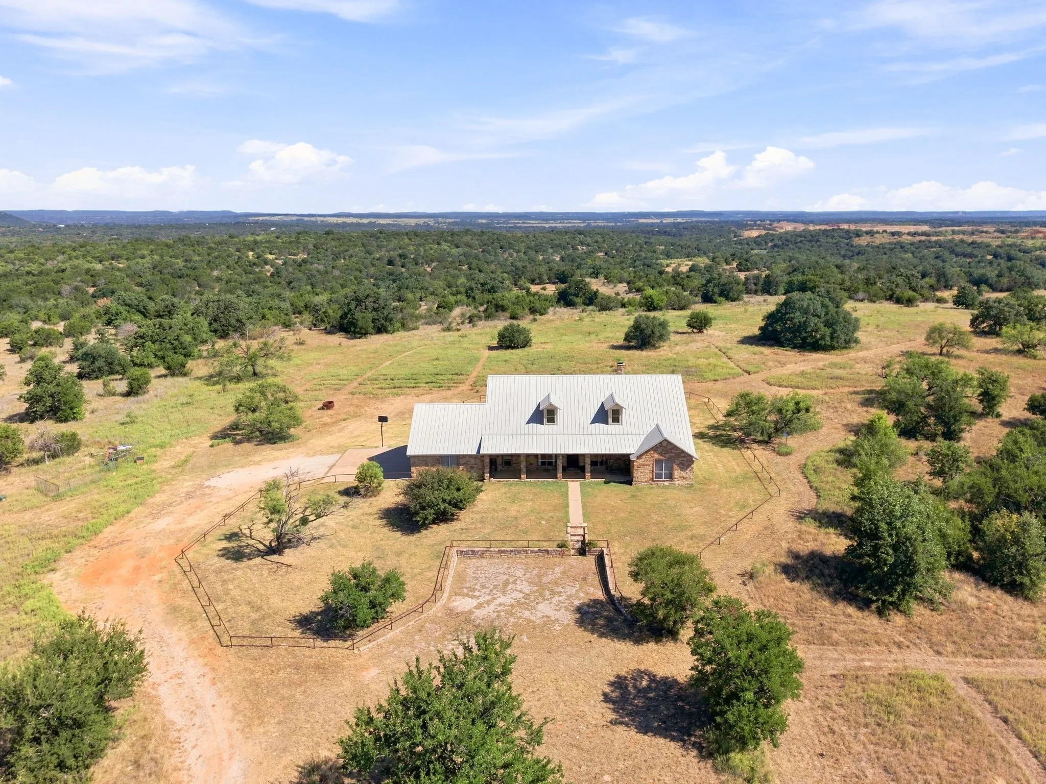 Single Family Residence For Sale in Palo Pinto County , 4350 Village Bend Road, Mineral Wells, Texas 76067, 4 Bedroom, 4 Bathroom, 3 Garage spaces, 3,787 Sqft, built in 2001, Price $1,450,000, mls#21361041, Real Estate Agent in Mineral Wells, Homes For Sale in Palo Pinto county, Homes For Sale in Mineral Wells, Realtor in Mineral Wells Texas, Real Estate Brokerage Independent Realty Texas, Luminita Cordes Realtor