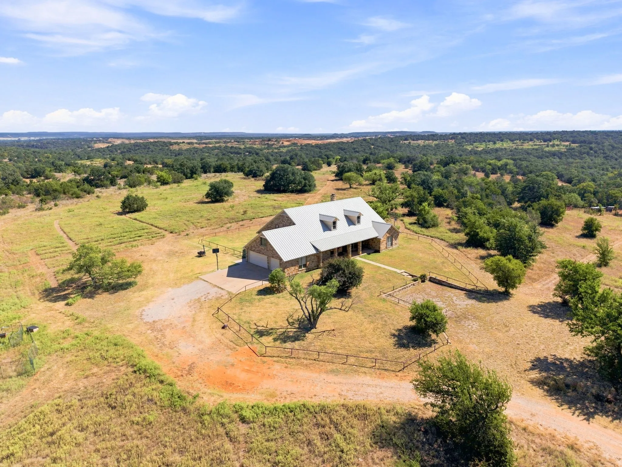 Single Family Residence For Sale in Palo Pinto County , 4350 Village Bend Road, Mineral Wells, Texas 76067, 4 Bedroom, 4 Bathroom, 3 Garage spaces, 3,787 Sqft, built in 2001, Price $1,450,000, mls#21361041, Real Estate Agent in Mineral Wells, Homes For Sale in Palo Pinto county, Homes For Sale in Mineral Wells, Realtor in Mineral Wells Texas, Real Estate Brokerage Independent Realty Texas, Luminita Cordes Realtor
