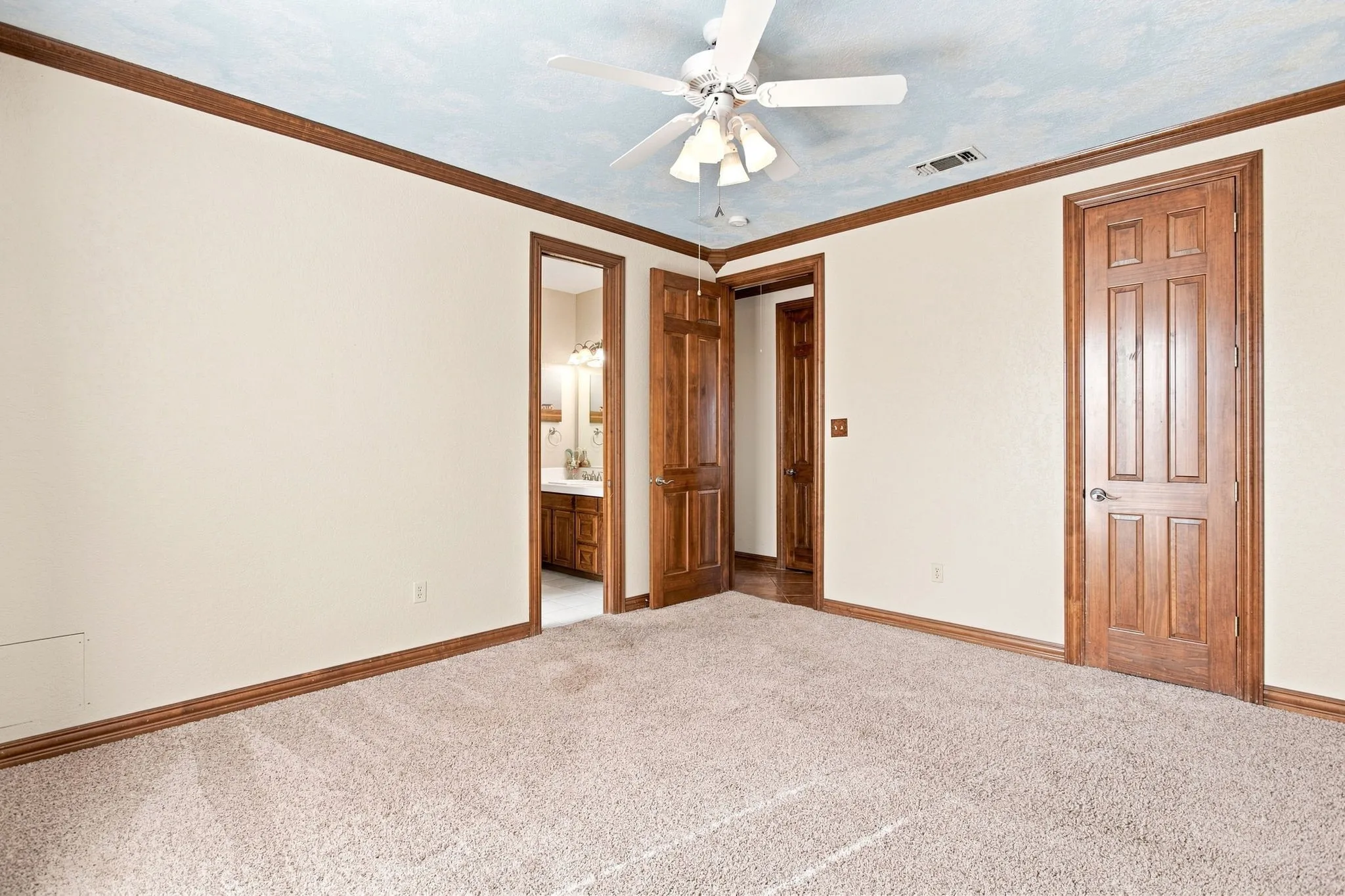 Single Family Residence For Sale in Palo Pinto County , 4350 Village Bend Road, Mineral Wells, Texas 76067, 4 Bedroom, 4 Bathroom, 3 Garage spaces, 3,787 Sqft, built in 2001, Price $1,450,000, mls#21361041, Real Estate Agent in Mineral Wells, Homes For Sale in Palo Pinto county, Homes For Sale in Mineral Wells, Realtor in Mineral Wells Texas, Real Estate Brokerage Independent Realty Texas, Luminita Cordes Realtor