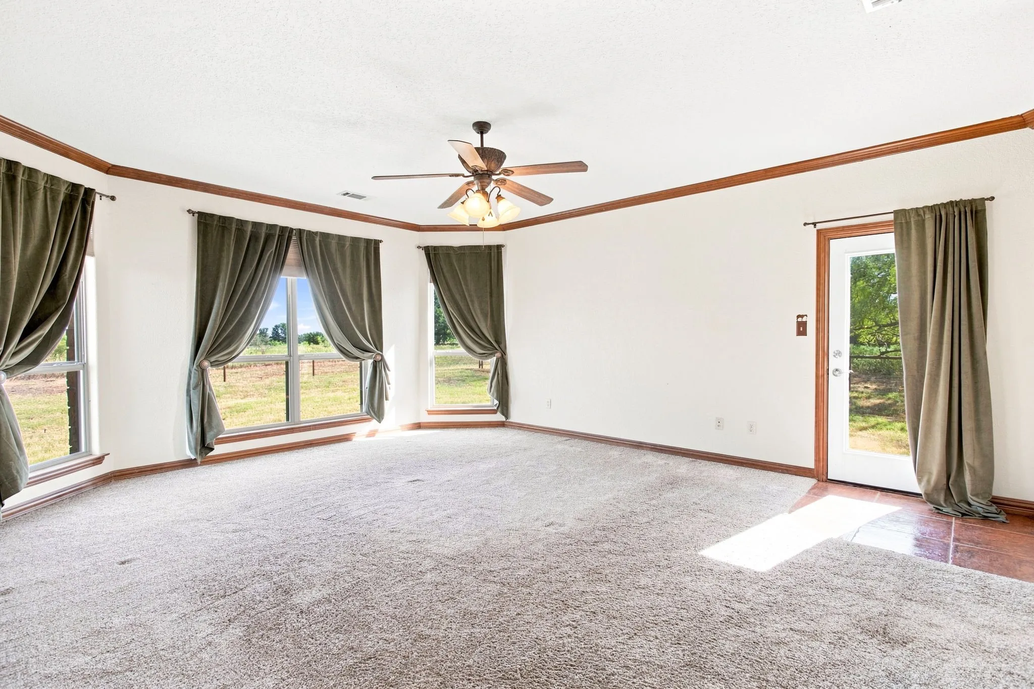 Single Family Residence For Sale in Palo Pinto County , 4350 Village Bend Road, Mineral Wells, Texas 76067, 4 Bedroom, 4 Bathroom, 3 Garage spaces, 3,787 Sqft, built in 2001, Price $1,450,000, mls#21361041, Real Estate Agent in Mineral Wells, Homes For Sale in Palo Pinto county, Homes For Sale in Mineral Wells, Realtor in Mineral Wells Texas, Real Estate Brokerage Independent Realty Texas, Luminita Cordes Realtor