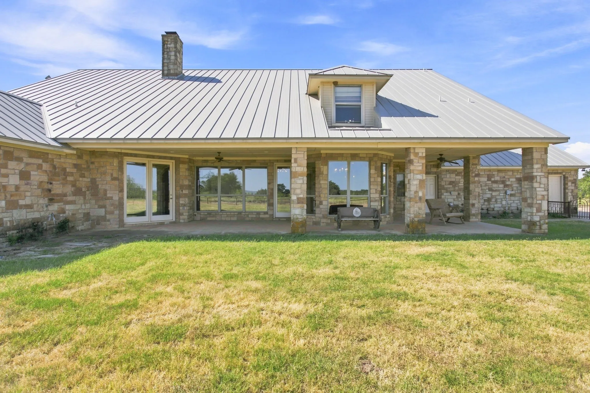 Single Family Residence For Sale in Palo Pinto County , 4350 Village Bend Road, Mineral Wells, Texas 76067, 4 Bedroom, 4 Bathroom, 3 Garage spaces, 3,787 Sqft, built in 2001, Price $1,450,000, mls#21361041, Real Estate Agent in Mineral Wells, Homes For Sale in Palo Pinto county, Homes For Sale in Mineral Wells, Realtor in Mineral Wells Texas, Real Estate Brokerage Independent Realty Texas, Luminita Cordes Realtor
