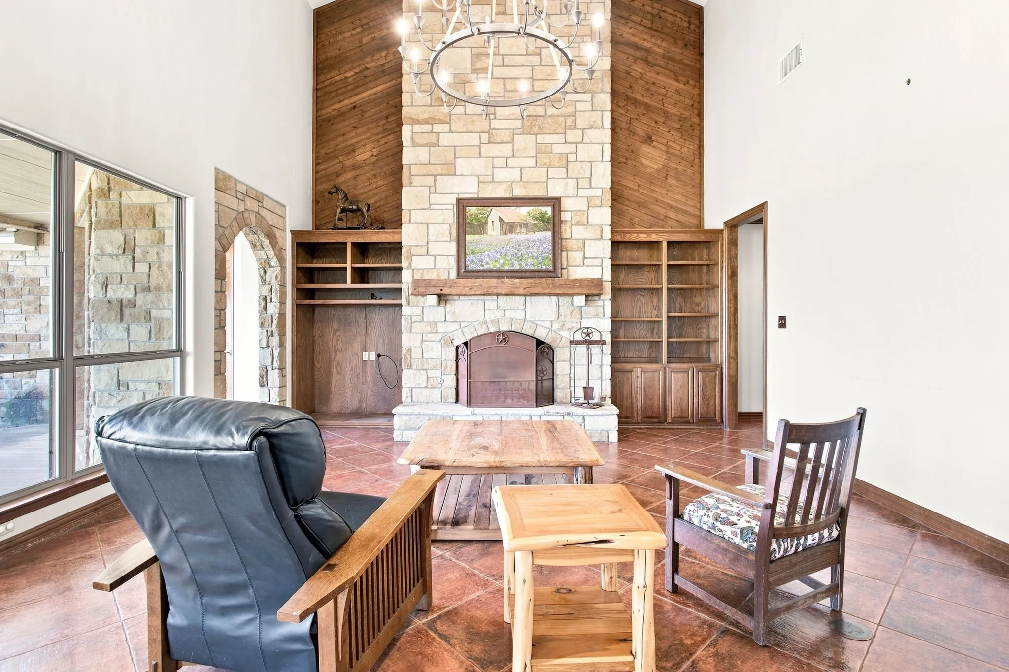 Single Family Residence For Sale in Palo Pinto County , 4350 Village Bend Road, Mineral Wells, Texas 76067, 4 Bedroom, 4 Bathroom, 3 Garage spaces, 3,787 Sqft, built in 2001, Price $1,450,000, mls#21361041, Real Estate Agent in Mineral Wells, Homes For Sale in Palo Pinto county, Homes For Sale in Mineral Wells, Realtor in Mineral Wells Texas, Real Estate Brokerage Independent Realty Texas, Luminita Cordes Realtor