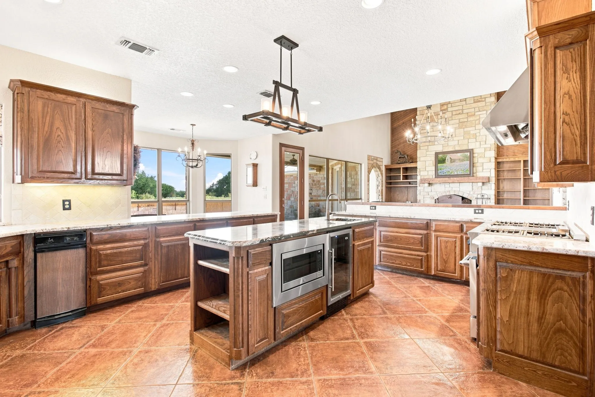 Single Family Residence For Sale in Palo Pinto County , 4350 Village Bend Road, Mineral Wells, Texas 76067, 4 Bedroom, 4 Bathroom, 3 Garage spaces, 3,787 Sqft, built in 2001, Price $1,450,000, mls#21361041, Real Estate Agent in Mineral Wells, Homes For Sale in Palo Pinto county, Homes For Sale in Mineral Wells, Realtor in Mineral Wells Texas, Real Estate Brokerage Independent Realty Texas, Luminita Cordes Realtor