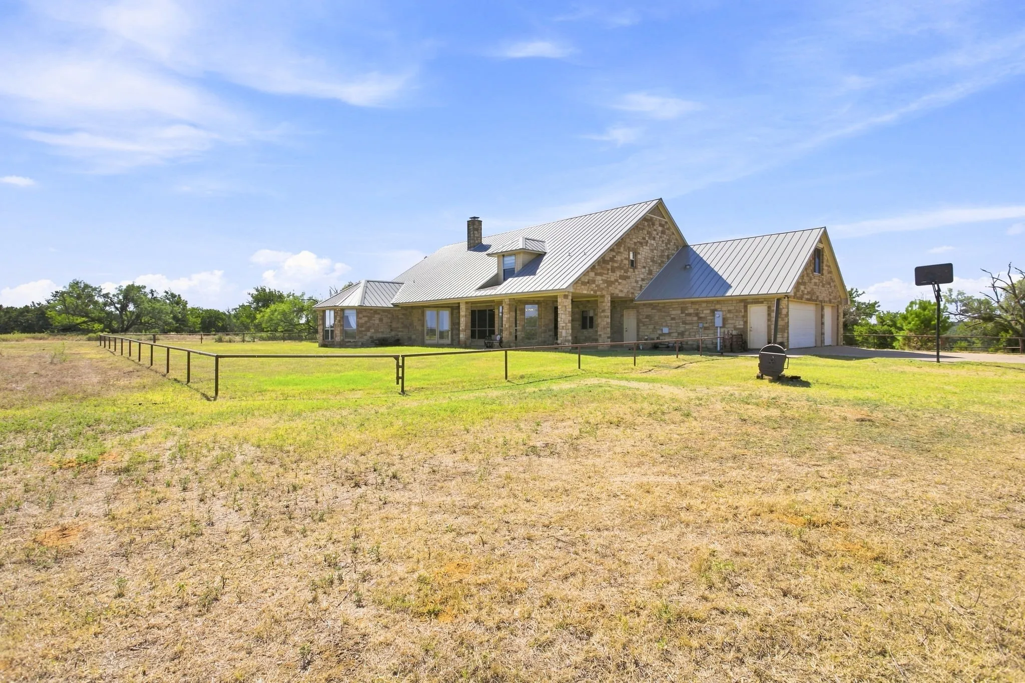 Single Family Residence For Sale in Palo Pinto County , 4350 Village Bend Road, Mineral Wells, Texas 76067, 4 Bedroom, 4 Bathroom, 3 Garage spaces, 3,787 Sqft, built in 2001, Price $1,450,000, mls#21361041, Real Estate Agent in Mineral Wells, Homes For Sale in Palo Pinto county, Homes For Sale in Mineral Wells, Realtor in Mineral Wells Texas, Real Estate Brokerage Independent Realty Texas, Luminita Cordes Realtor