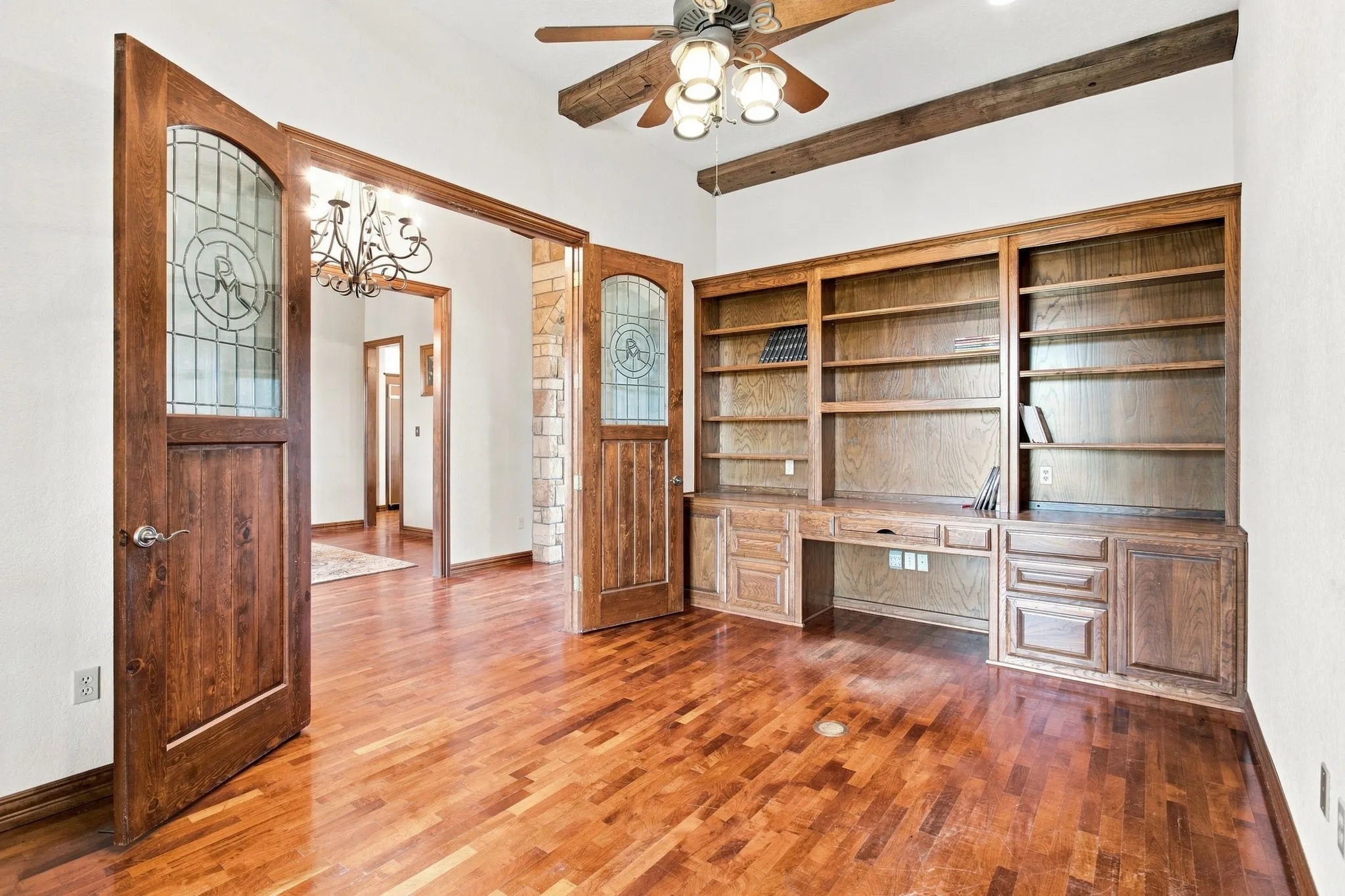 Single Family Residence For Sale in Palo Pinto County , 4350 Village Bend Road, Mineral Wells, Texas 76067, 4 Bedroom, 4 Bathroom, 3 Garage spaces, 3,787 Sqft, built in 2001, Price $1,450,000, mls#21361041, Real Estate Agent in Mineral Wells, Homes For Sale in Palo Pinto county, Homes For Sale in Mineral Wells, Realtor in Mineral Wells Texas, Real Estate Brokerage Independent Realty Texas, Luminita Cordes Realtor