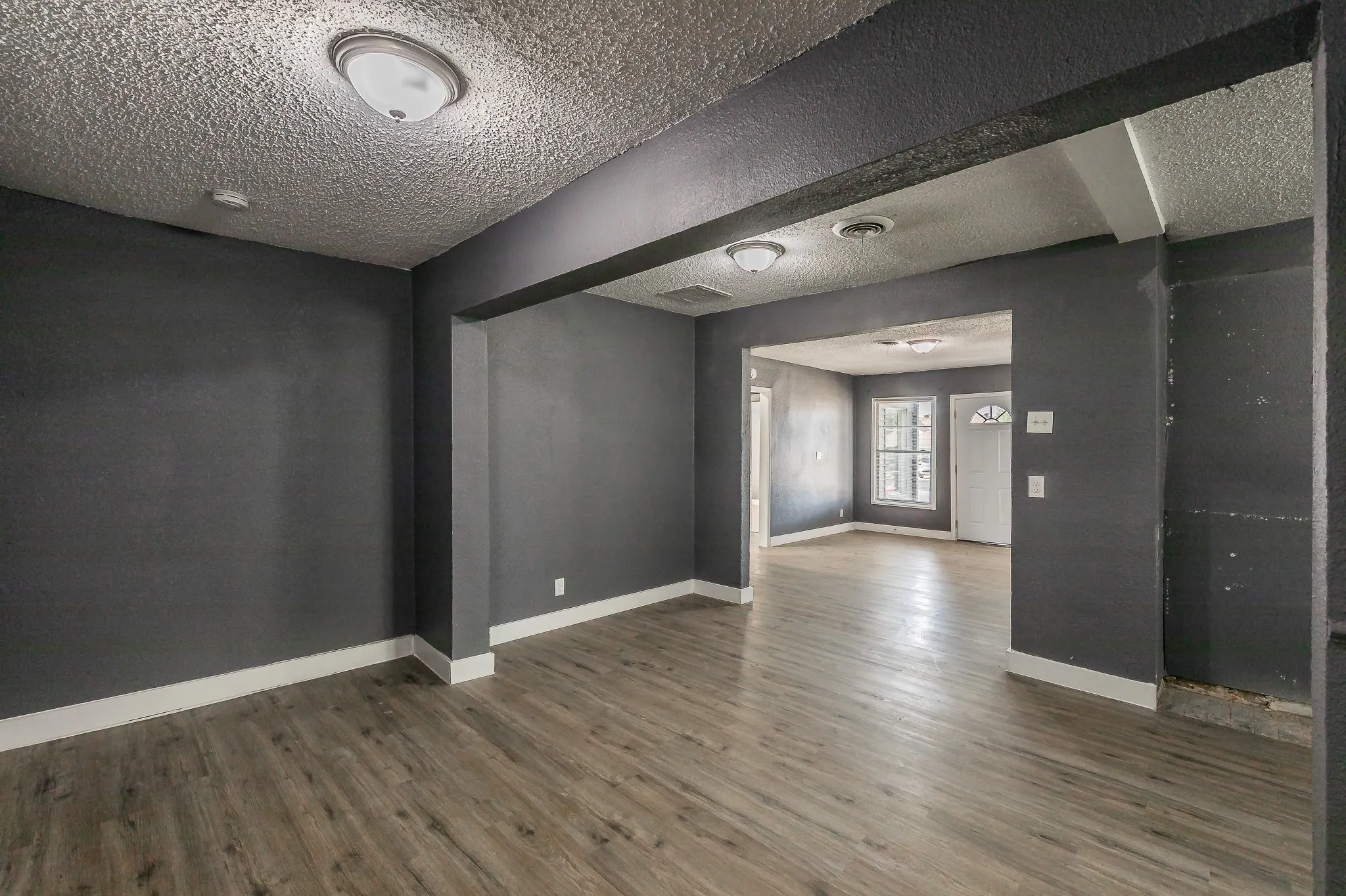 Single Family Residence For Sale in Dallas County , 1106 Oak Street, Grand Prairie, Texas 75050, 3 Bedroom, 2 Bathroom, 1 Garage spaces, 1,348 Sqft, built in 1950, mls#21360669, Real Estate Agent in Grand Prairie, Homes For Sale in Dallas county, Homes For Sale in Grand Prairie, Realtor in Grand Prairie Texas, Real Estate Brokerage Independent Realty Texas, Luminita Cordes Realtor