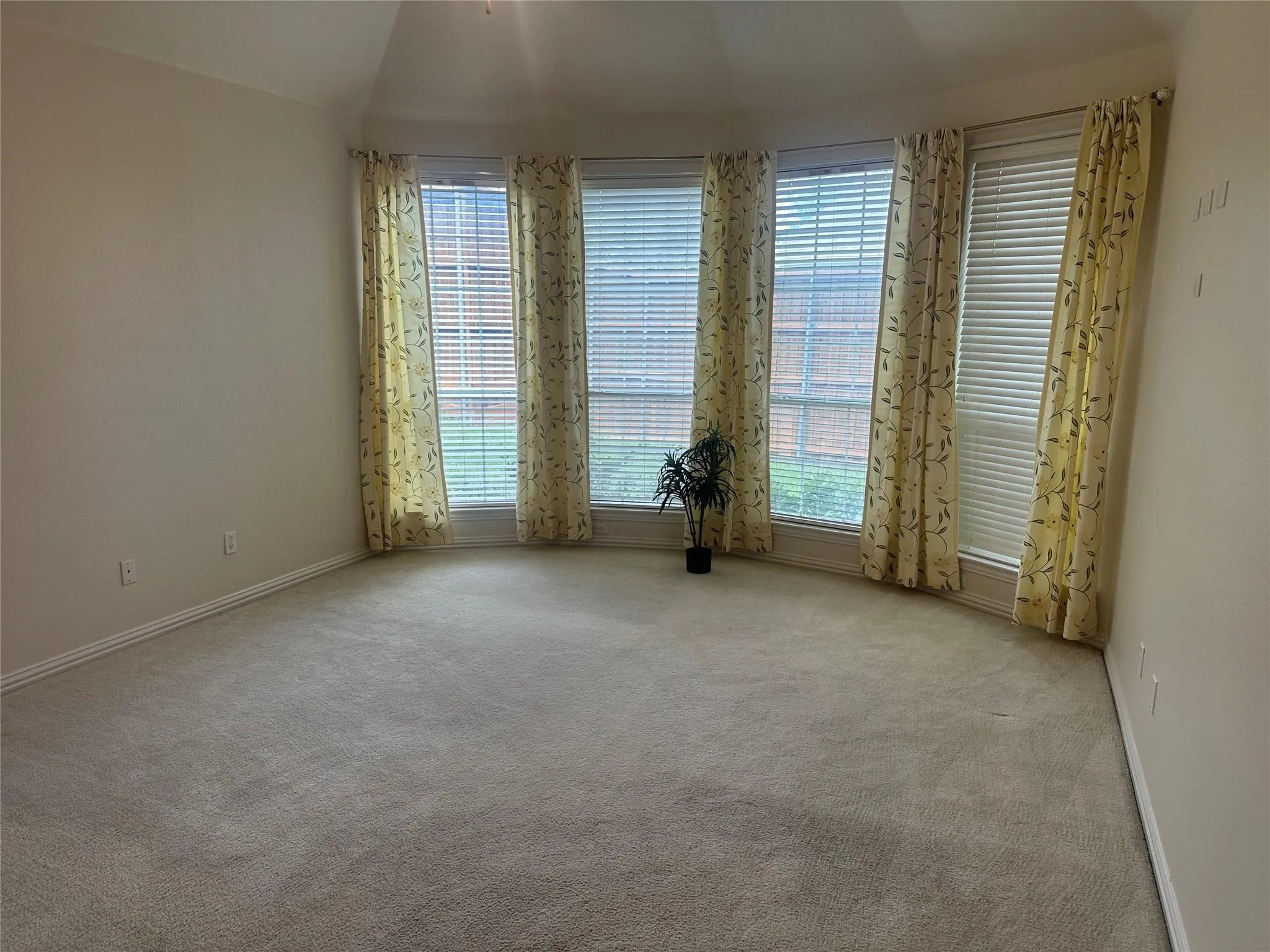 Single Family Residence For Rent in Collin County , 715 Wheaton Court, Allen, Texas 75013, 4 Bedroom, 3 Bathroom, 3 Garage spaces, 3,533 Sqft, built in 2000, mls#21361100, Real Estate Agent in Allen, Homes For Rent in Collin county, Homes For Rent in Allen, Realtor in Allen Texas, Real Estate Brokerage Independent Realty Texas, Luminita Cordes Realtor