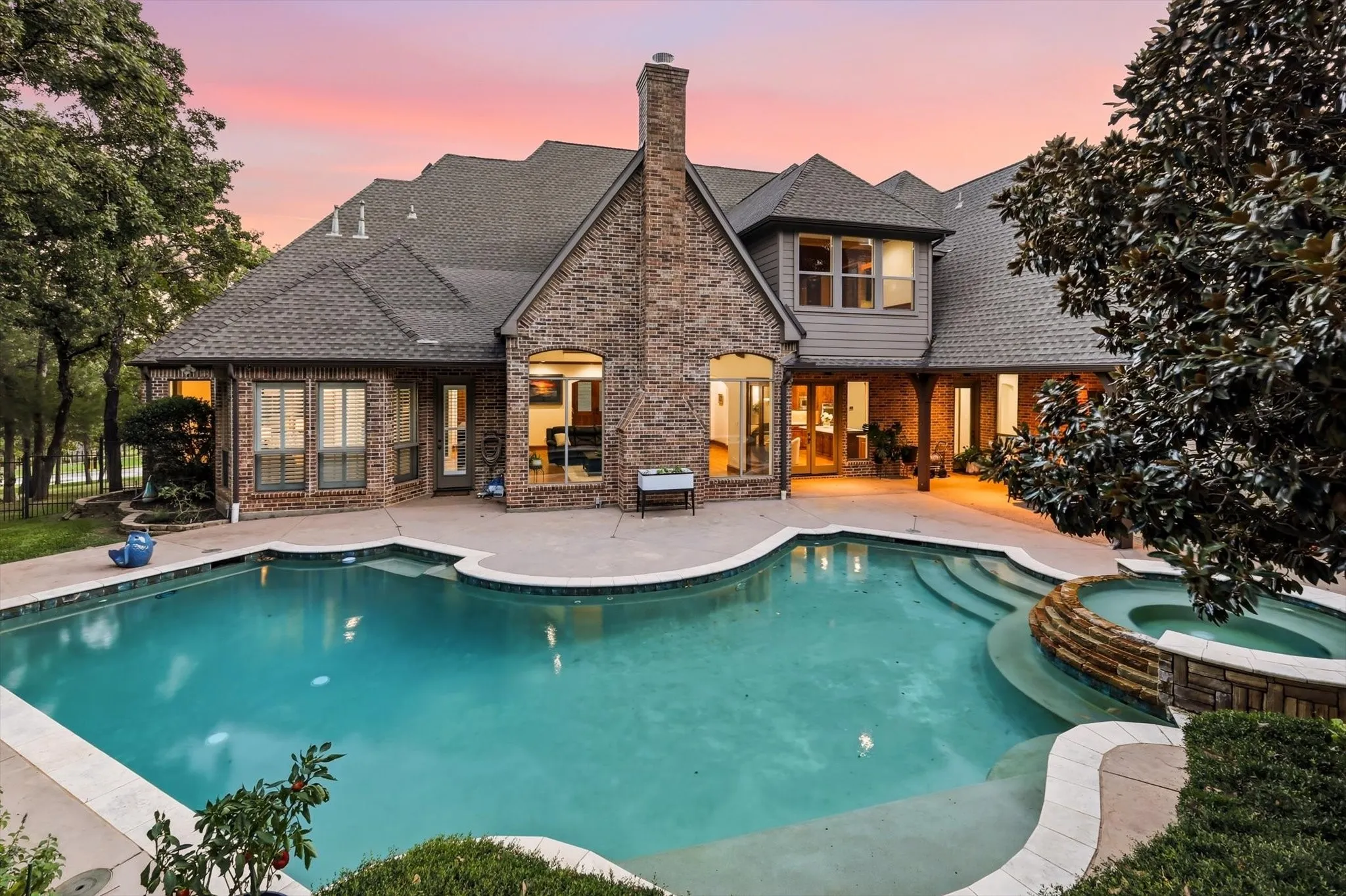 Single Family Residence For Sale in Denton County , 686 Knob Hill Court, Argyle, Texas 76226, 5 Bedroom, 6 Bathroom, 4 Garage spaces, 5,683 Sqft, built in 2004, mls#21361094, Real Estate Agent in Argyle, Homes For Sale in Denton county, Homes For Sale in Argyle, Realtor in Argyle Texas, Real Estate Brokerage Independent Realty Texas, Luminita Cordes Realtor
