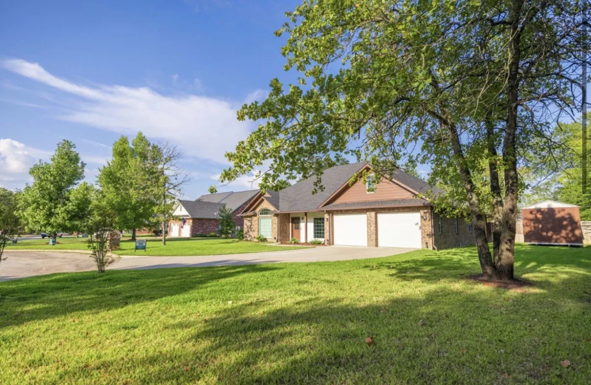 Single Family Residence For Sale in Van Zandt County , 704 Kimberly Lane, Canton, Texas 75103, 4 Bedroom, 2 Bathroom, 1 Garage spaces, 2,408 Sqft, built in 2022, mls#21361114, Real Estate Agent in Canton, Homes For Sale in Van Zandt county, Homes For Sale in Canton, Realtor in Canton Texas, Real Estate Brokerage Independent Realty Texas, Luminita Cordes Realtor