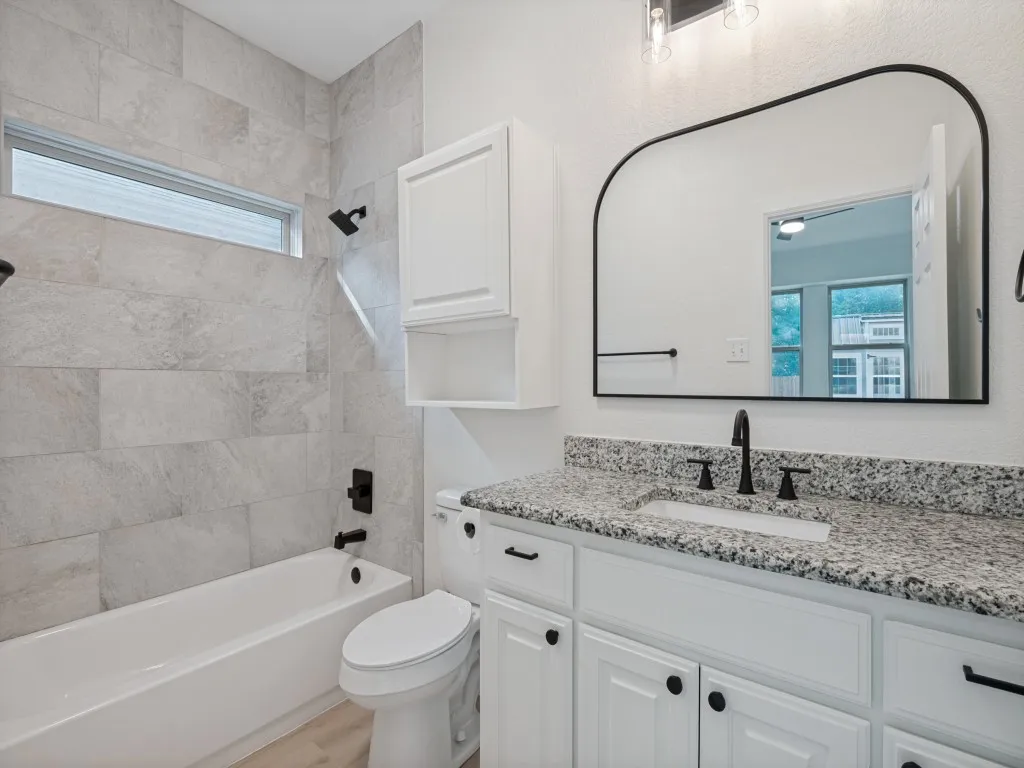 Single Family Residence For Sale in Ellis County , 214 Lewis Street, Waxahachie, Texas 75165, 3 Bedroom, 2 Bathroom, Garage spaces, 1,449 Sqft, built in 2015, mls#21361115, Real Estate Agent in Waxahachie, Homes For Sale in Ellis county, Homes For Sale in Waxahachie, Realtor in Waxahachie Texas, Real Estate Brokerage Independent Realty Texas, Luminita Cordes Realtor
