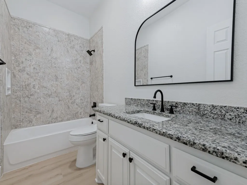 Single Family Residence For Sale in Ellis County , 214 Lewis Street, Waxahachie, Texas 75165, 3 Bedroom, 2 Bathroom, Garage spaces, 1,449 Sqft, built in 2015, mls#21361115, Real Estate Agent in Waxahachie, Homes For Sale in Ellis county, Homes For Sale in Waxahachie, Realtor in Waxahachie Texas, Real Estate Brokerage Independent Realty Texas, Luminita Cordes Realtor