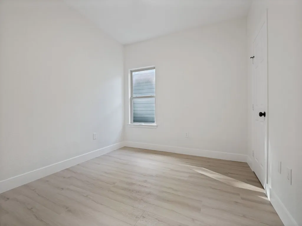 Single Family Residence For Sale in Ellis County , 214 Lewis Street, Waxahachie, Texas 75165, 3 Bedroom, 2 Bathroom, Garage spaces, 1,449 Sqft, built in 2015, mls#21361115, Real Estate Agent in Waxahachie, Homes For Sale in Ellis county, Homes For Sale in Waxahachie, Realtor in Waxahachie Texas, Real Estate Brokerage Independent Realty Texas, Luminita Cordes Realtor