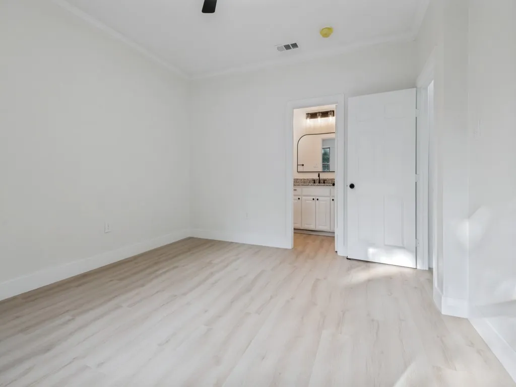 Single Family Residence For Sale in Ellis County , 214 Lewis Street, Waxahachie, Texas 75165, 3 Bedroom, 2 Bathroom, Garage spaces, 1,449 Sqft, built in 2015, mls#21361115, Real Estate Agent in Waxahachie, Homes For Sale in Ellis county, Homes For Sale in Waxahachie, Realtor in Waxahachie Texas, Real Estate Brokerage Independent Realty Texas, Luminita Cordes Realtor