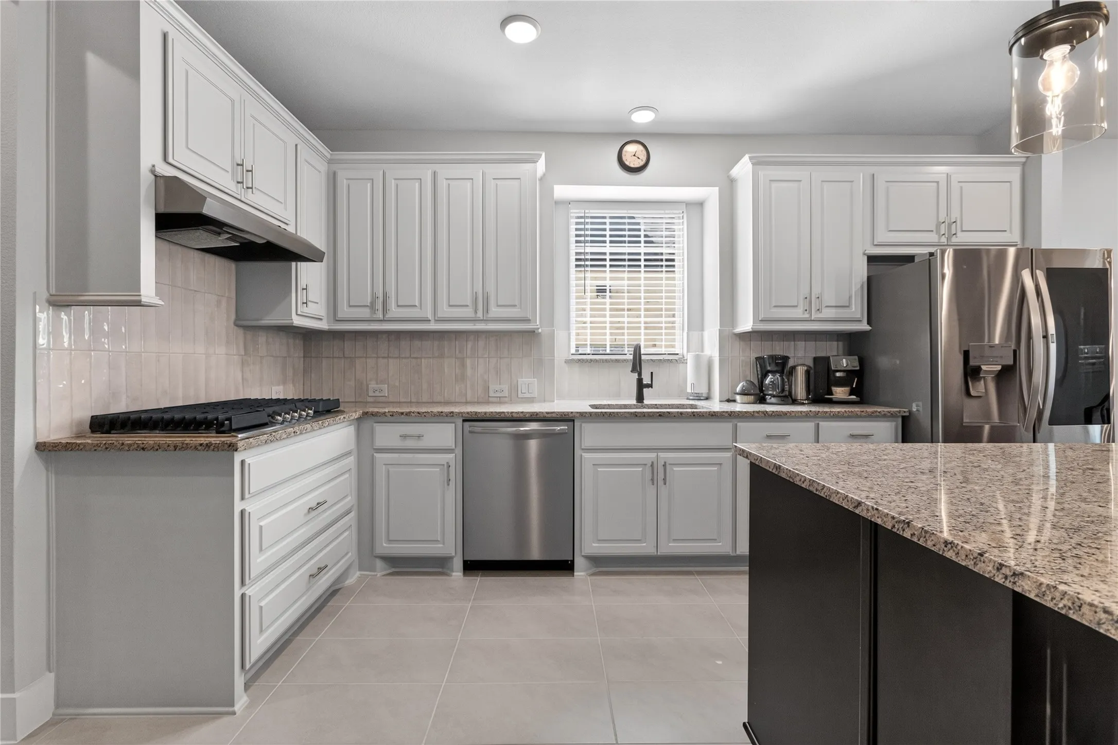 Single Family Residence For Rent in Denton County , 2036 Valencia Drive, Little Elm, Texas 75068, 6 Bedroom, 4 Bathroom, 2 Garage spaces, 3,522 Sqft, built in 2024, mls#21361117, Real Estate Agent in Little Elm, Homes For Rent in Denton county, Homes For Rent in Little Elm, Realtor in Little Elm Texas, Real Estate Brokerage Independent Realty Texas, Luminita Cordes Realtor