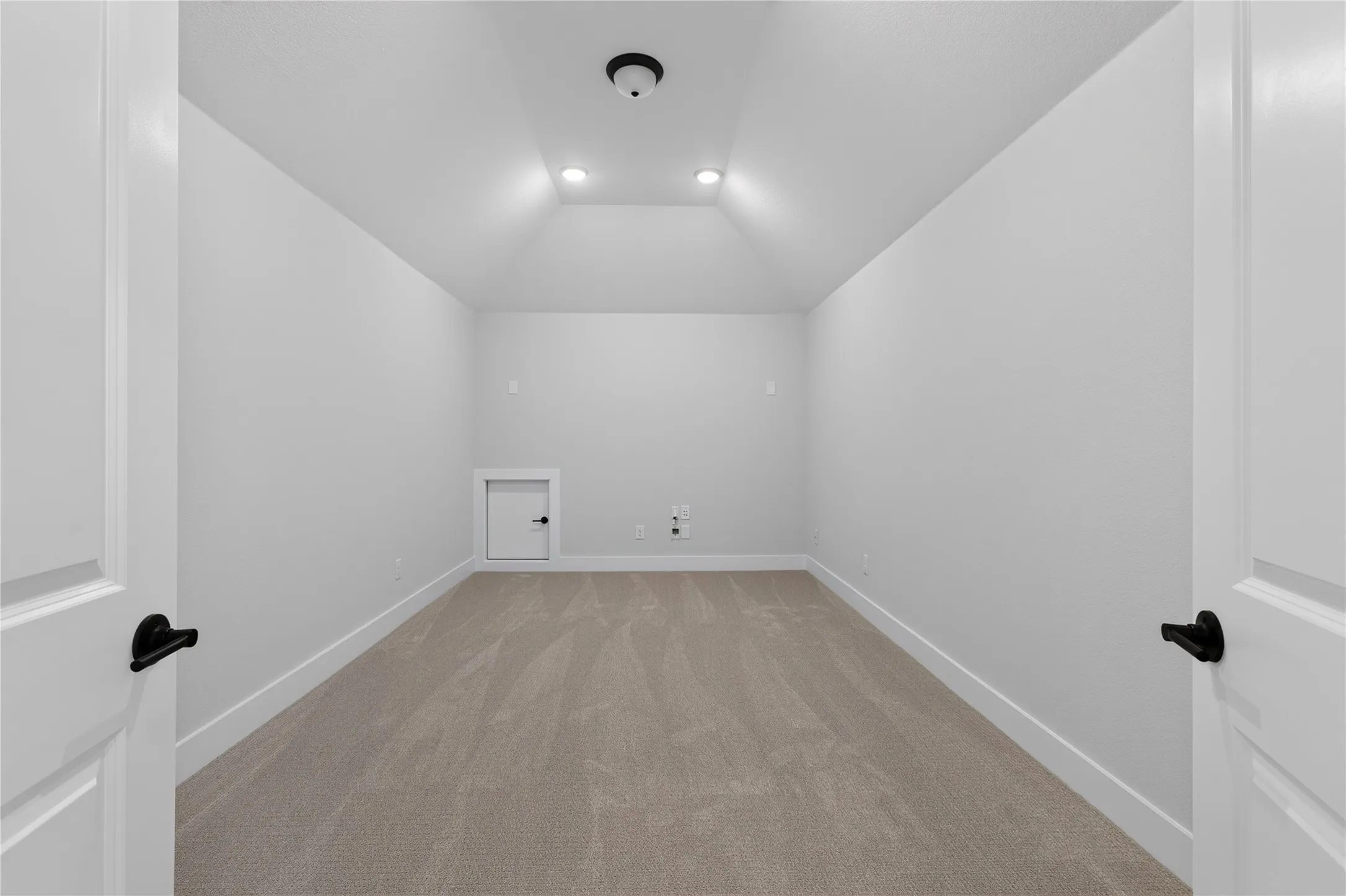 Single Family Residence For Rent in Denton County , 2036 Valencia Drive, Little Elm, Texas 75068, 6 Bedroom, 4 Bathroom, 2 Garage spaces, 3,522 Sqft, built in 2024, mls#21361117, Real Estate Agent in Little Elm, Homes For Rent in Denton county, Homes For Rent in Little Elm, Realtor in Little Elm Texas, Real Estate Brokerage Independent Realty Texas, Luminita Cordes Realtor
