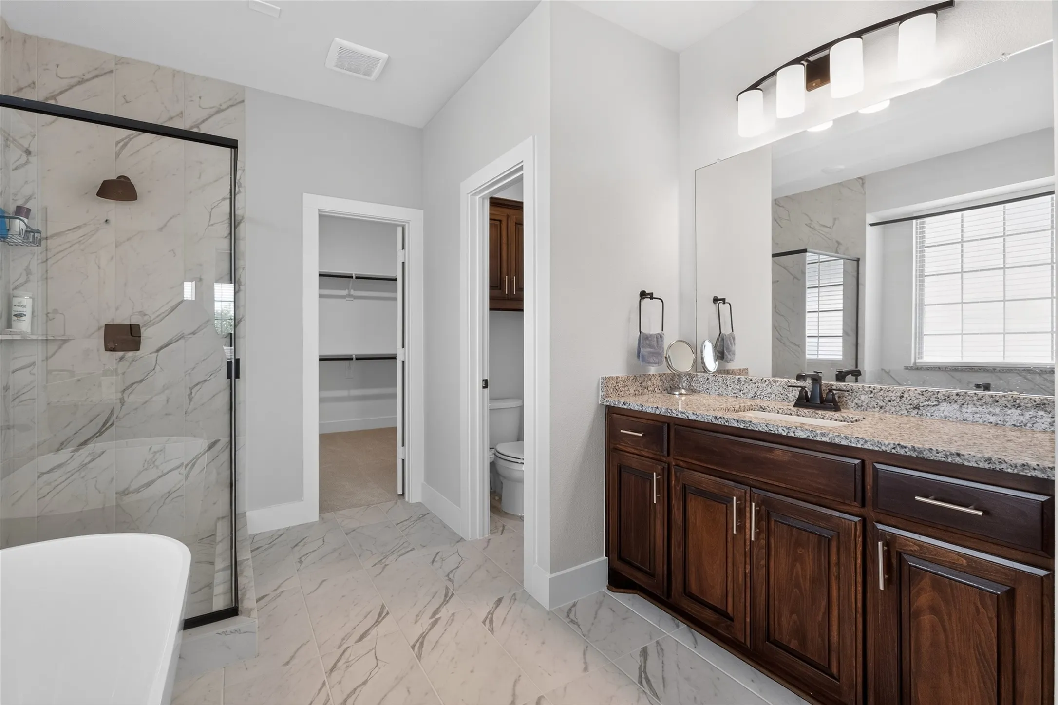 Single Family Residence For Rent in Denton County , 2036 Valencia Drive, Little Elm, Texas 75068, 6 Bedroom, 4 Bathroom, 2 Garage spaces, 3,522 Sqft, built in 2024, mls#21361117, Real Estate Agent in Little Elm, Homes For Rent in Denton county, Homes For Rent in Little Elm, Realtor in Little Elm Texas, Real Estate Brokerage Independent Realty Texas, Luminita Cordes Realtor