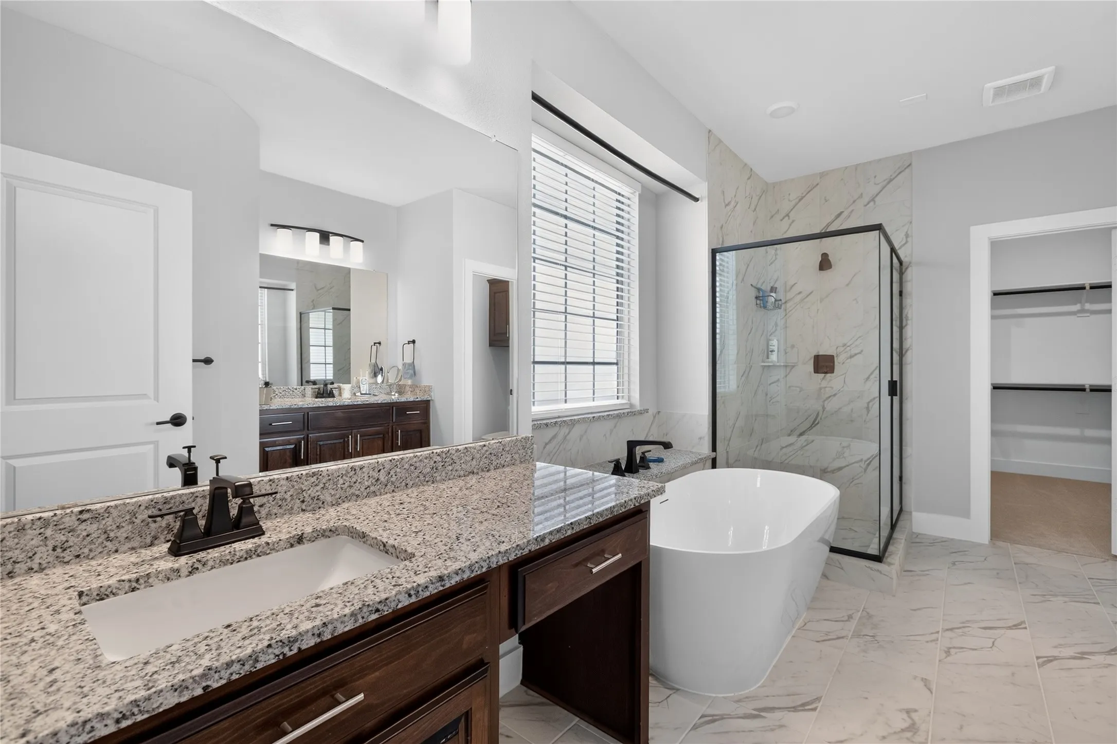 Single Family Residence For Rent in Denton County , 2036 Valencia Drive, Little Elm, Texas 75068, 6 Bedroom, 4 Bathroom, 2 Garage spaces, 3,522 Sqft, built in 2024, mls#21361117, Real Estate Agent in Little Elm, Homes For Rent in Denton county, Homes For Rent in Little Elm, Realtor in Little Elm Texas, Real Estate Brokerage Independent Realty Texas, Luminita Cordes Realtor