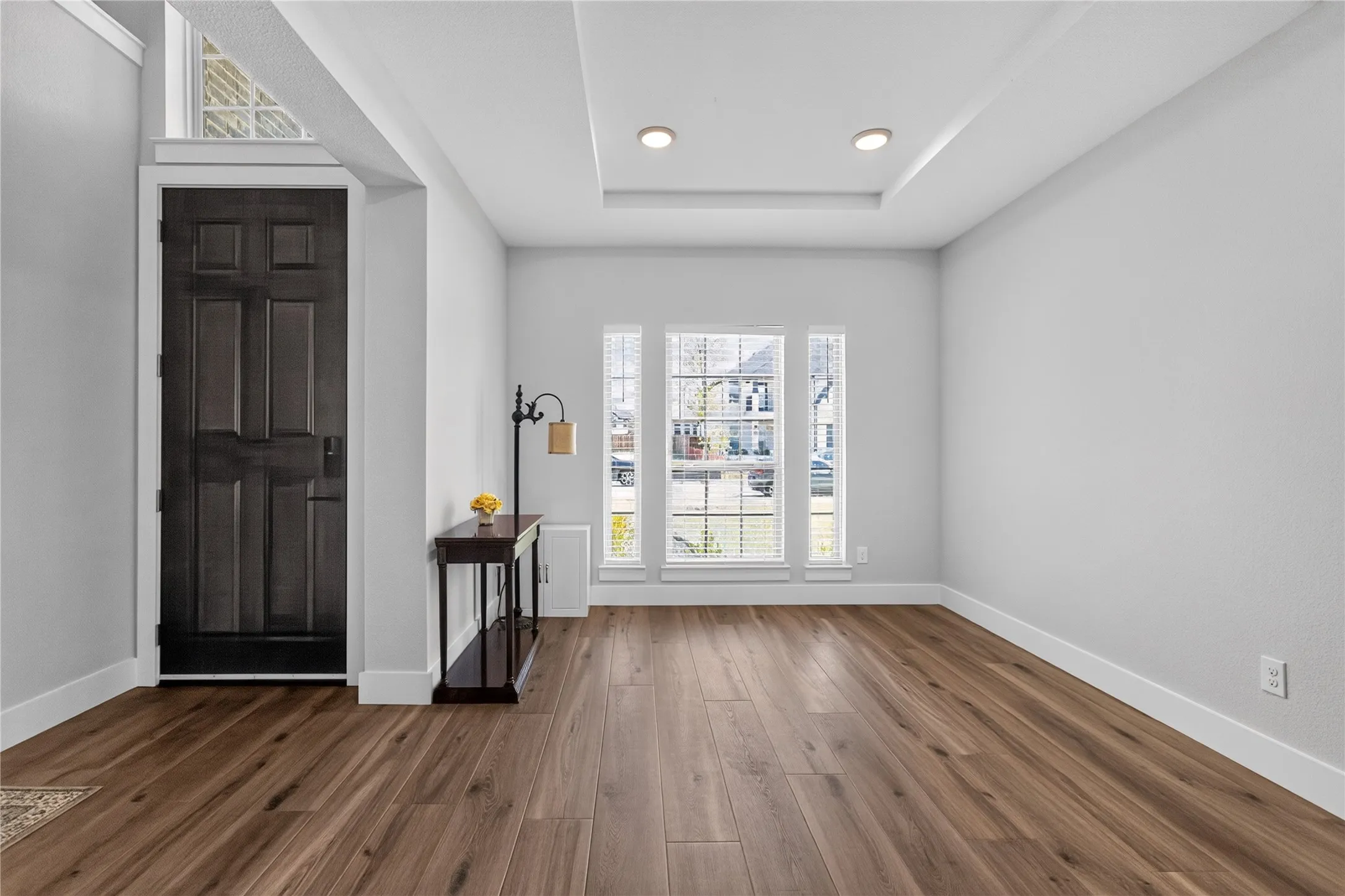 Single Family Residence For Rent in Denton County , 2036 Valencia Drive, Little Elm, Texas 75068, 6 Bedroom, 4 Bathroom, 2 Garage spaces, 3,522 Sqft, built in 2024, mls#21361117, Real Estate Agent in Little Elm, Homes For Rent in Denton county, Homes For Rent in Little Elm, Realtor in Little Elm Texas, Real Estate Brokerage Independent Realty Texas, Luminita Cordes Realtor