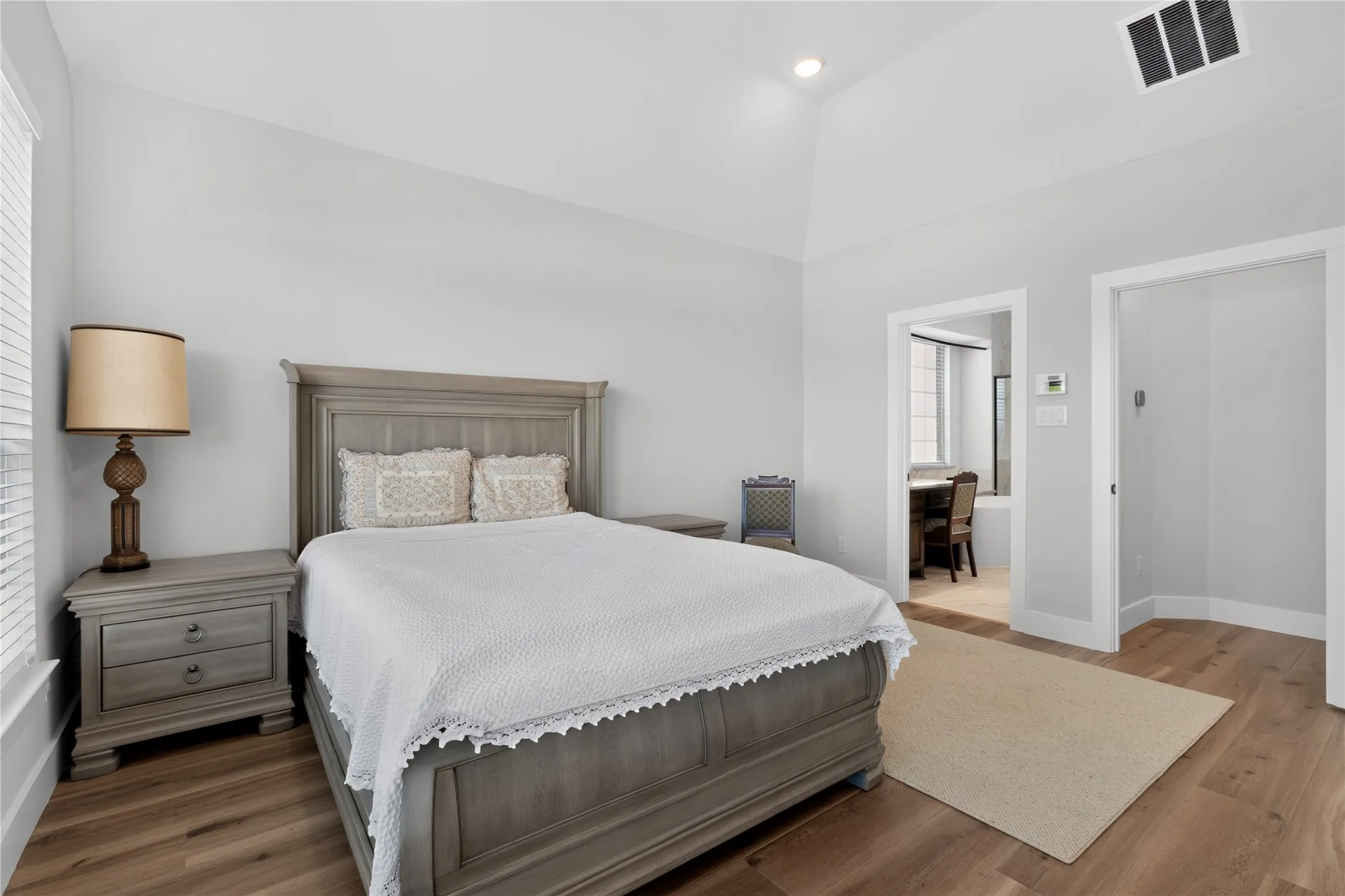 Single Family Residence For Rent in Denton County , 2036 Valencia Drive, Little Elm, Texas 75068, 6 Bedroom, 4 Bathroom, 2 Garage spaces, 3,522 Sqft, built in 2024, mls#21361117, Real Estate Agent in Little Elm, Homes For Rent in Denton county, Homes For Rent in Little Elm, Realtor in Little Elm Texas, Real Estate Brokerage Independent Realty Texas, Luminita Cordes Realtor