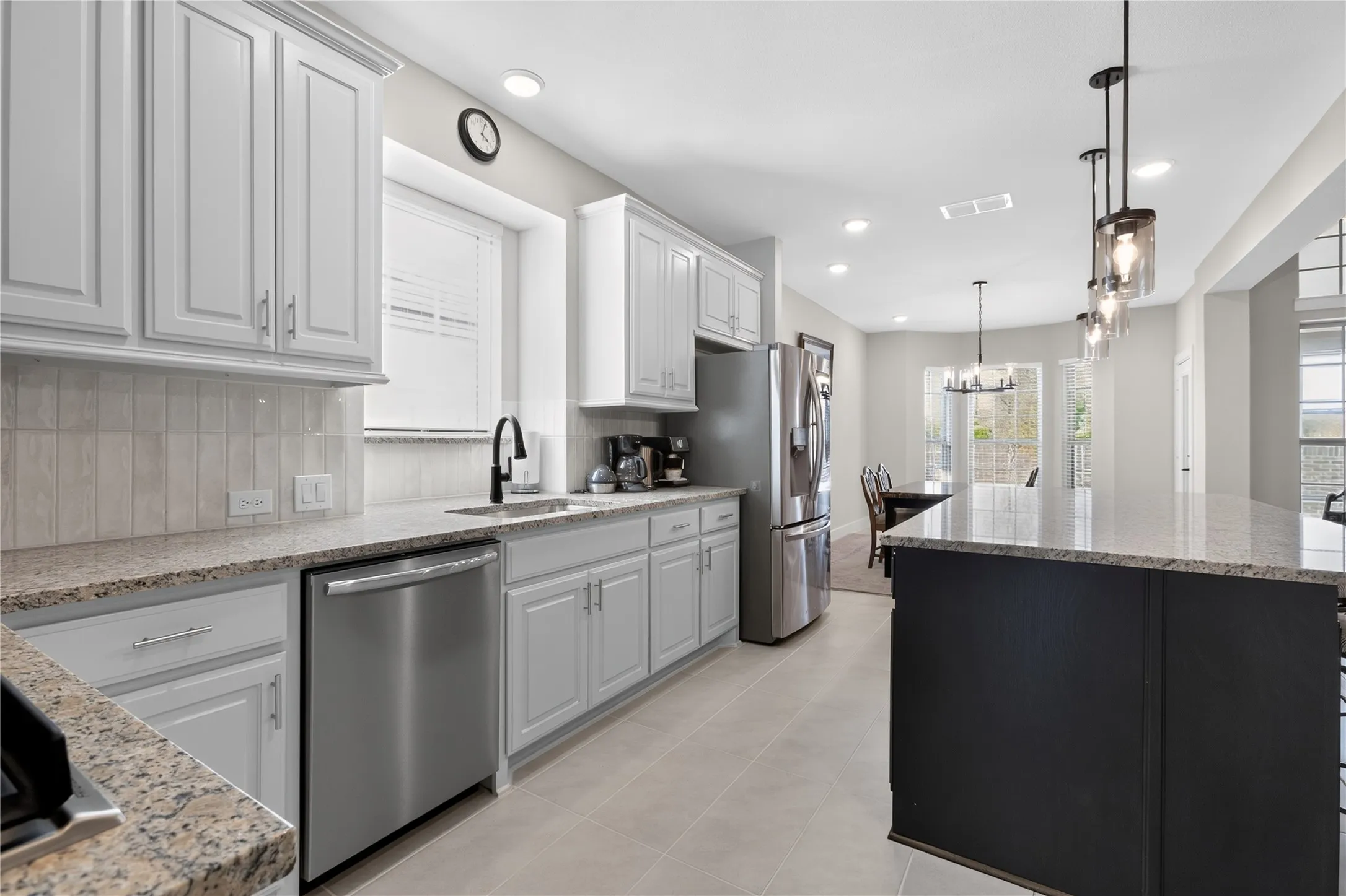 Single Family Residence For Rent in Denton County , 2036 Valencia Drive, Little Elm, Texas 75068, 6 Bedroom, 4 Bathroom, 2 Garage spaces, 3,522 Sqft, built in 2024, mls#21361117, Real Estate Agent in Little Elm, Homes For Rent in Denton county, Homes For Rent in Little Elm, Realtor in Little Elm Texas, Real Estate Brokerage Independent Realty Texas, Luminita Cordes Realtor