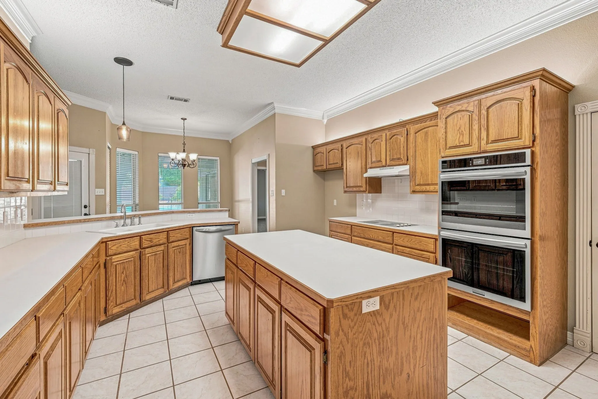 Single Family Residence For Sale in Erath County , 308 Tanglewood Trail, Stephenville, Texas 76401, 4 Bedroom, 3 Bathroom, 2 Garage spaces, 2,528 Sqft, built in 1997, mls#21359686, Real Estate Agent in Stephenville, Homes For Sale in Erath county, Homes For Sale in Stephenville, Realtor in Stephenville Texas, Real Estate Brokerage Independent Realty Texas, Luminita Cordes Realtor