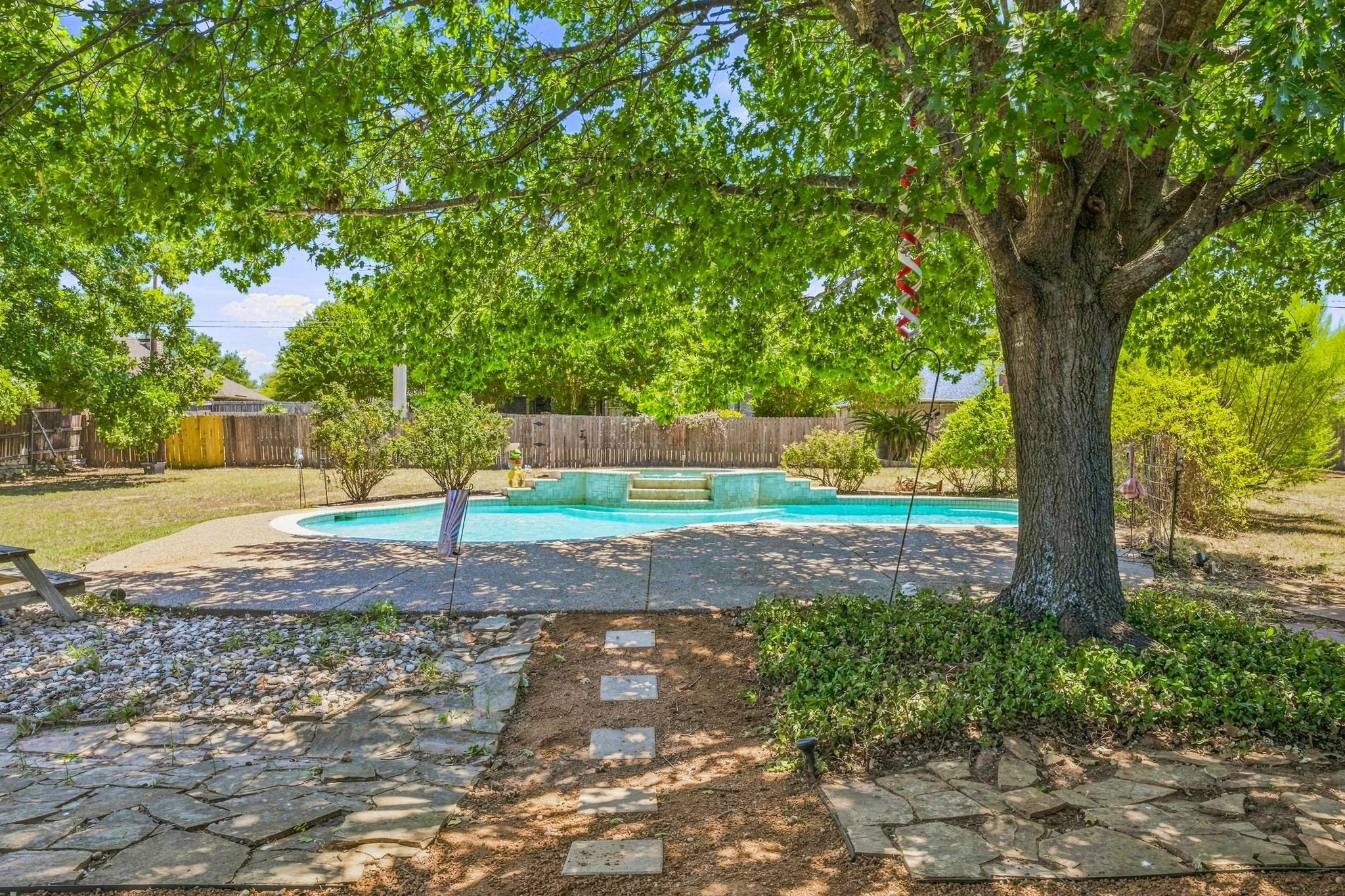 Single Family Residence For Sale in Erath County , 308 Tanglewood Trail, Stephenville, Texas 76401, 4 Bedroom, 3 Bathroom, 2 Garage spaces, 2,528 Sqft, built in 1997, mls#21359686, Real Estate Agent in Stephenville, Homes For Sale in Erath county, Homes For Sale in Stephenville, Realtor in Stephenville Texas, Real Estate Brokerage Independent Realty Texas, Luminita Cordes Realtor