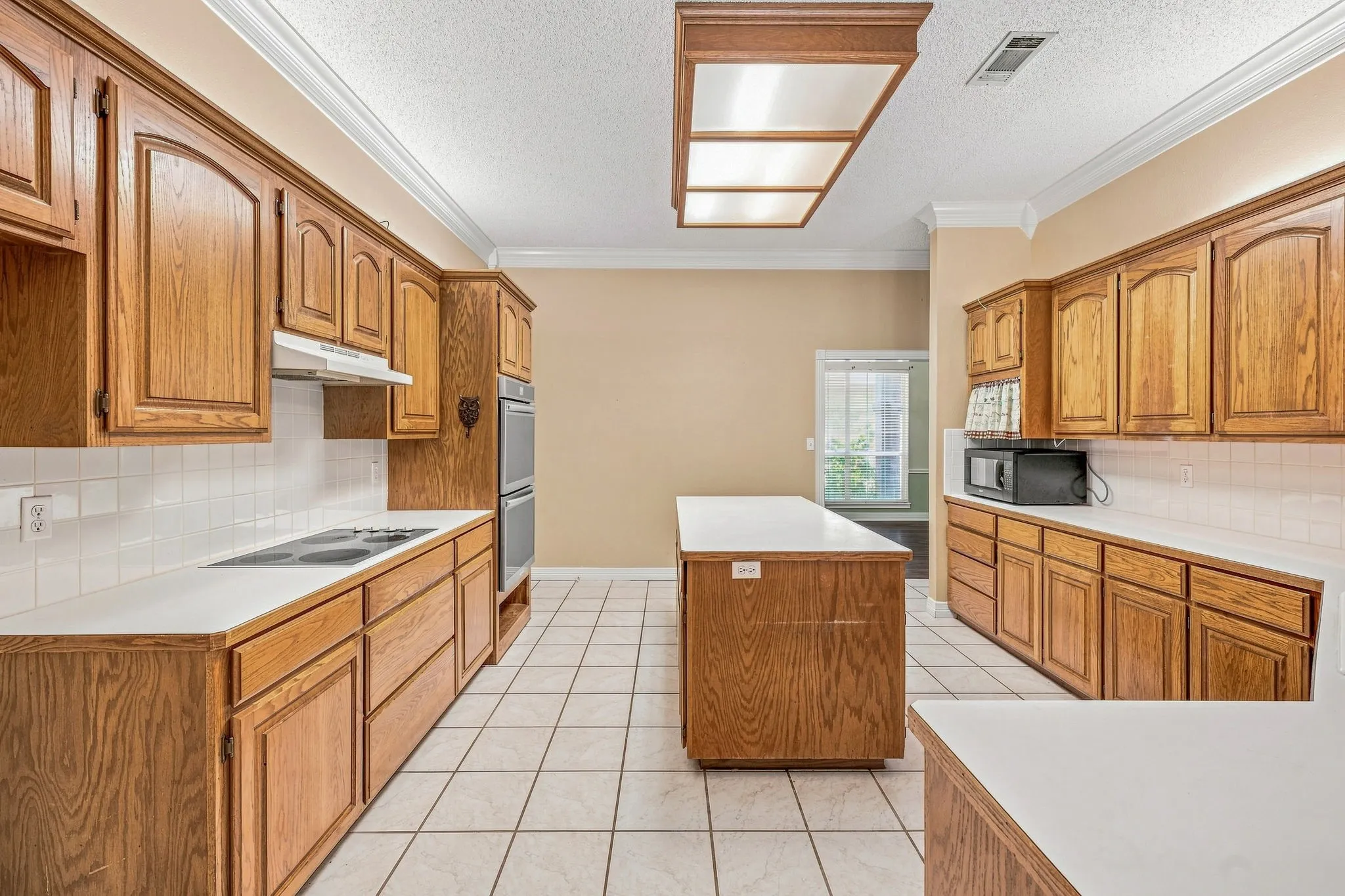 Single Family Residence For Sale in Erath County , 308 Tanglewood Trail, Stephenville, Texas 76401, 4 Bedroom, 3 Bathroom, 2 Garage spaces, 2,528 Sqft, built in 1997, mls#21359686, Real Estate Agent in Stephenville, Homes For Sale in Erath county, Homes For Sale in Stephenville, Realtor in Stephenville Texas, Real Estate Brokerage Independent Realty Texas, Luminita Cordes Realtor