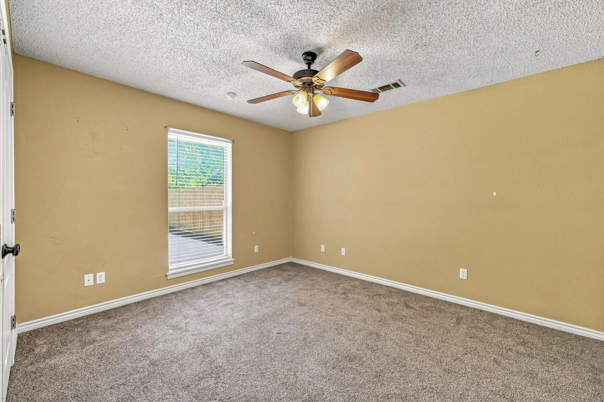 Single Family Residence For Sale in Erath County , 308 Tanglewood Trail, Stephenville, Texas 76401, 4 Bedroom, 3 Bathroom, 2 Garage spaces, 2,528 Sqft, built in 1997, mls#21359686, Real Estate Agent in Stephenville, Homes For Sale in Erath county, Homes For Sale in Stephenville, Realtor in Stephenville Texas, Real Estate Brokerage Independent Realty Texas, Luminita Cordes Realtor