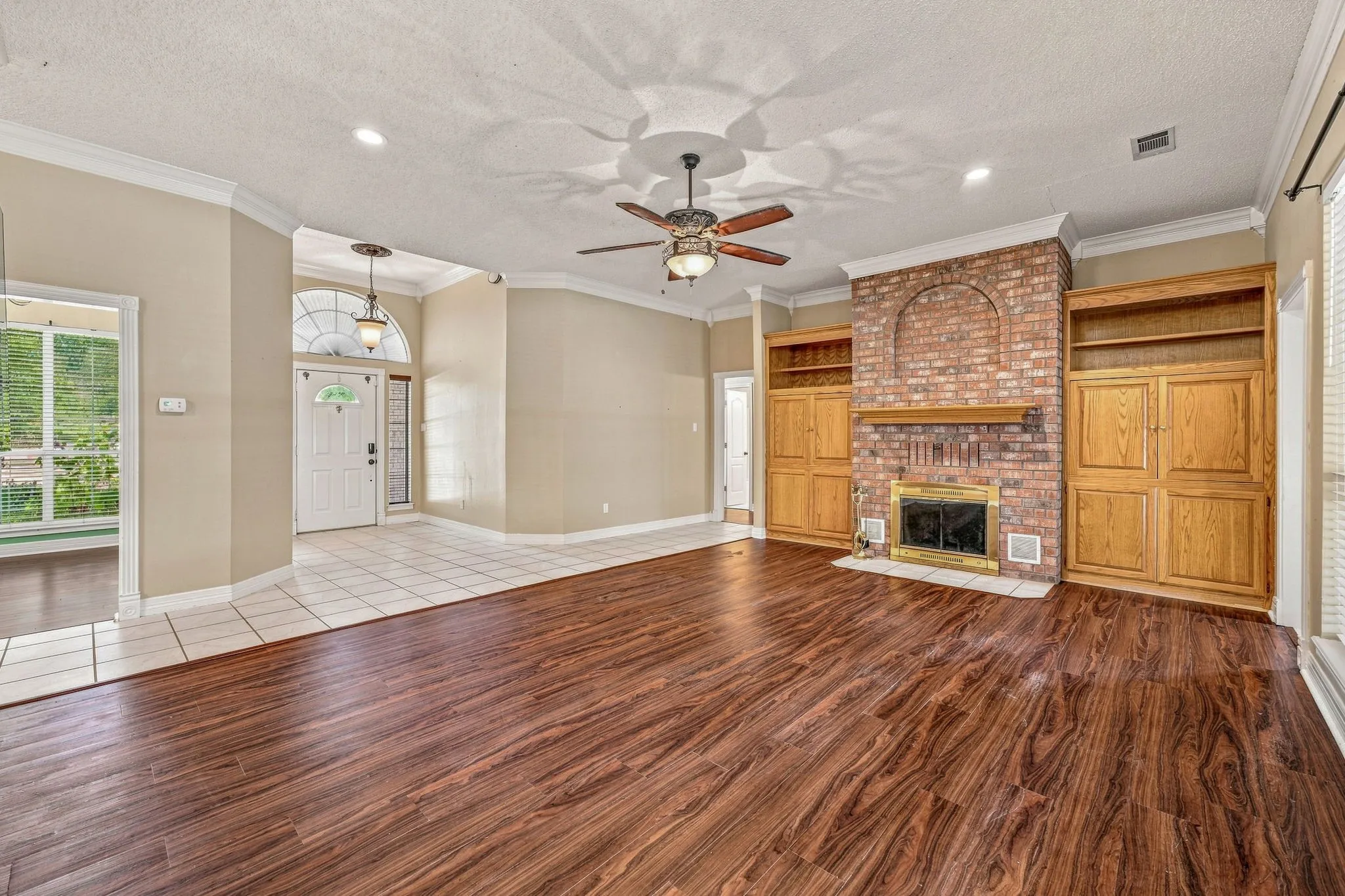 Single Family Residence For Sale in Erath County , 308 Tanglewood Trail, Stephenville, Texas 76401, 4 Bedroom, 3 Bathroom, 2 Garage spaces, 2,528 Sqft, built in 1997, mls#21359686, Real Estate Agent in Stephenville, Homes For Sale in Erath county, Homes For Sale in Stephenville, Realtor in Stephenville Texas, Real Estate Brokerage Independent Realty Texas, Luminita Cordes Realtor