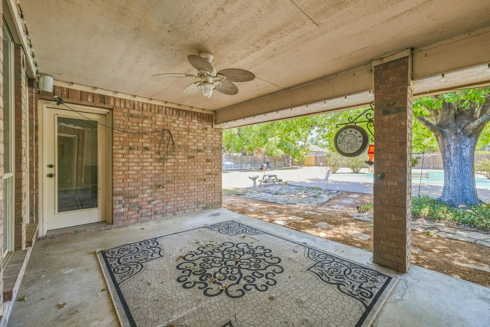 Single Family Residence For Sale in Erath County , 308 Tanglewood Trail, Stephenville, Texas 76401, 4 Bedroom, 3 Bathroom, 2 Garage spaces, 2,528 Sqft, built in 1997, mls#21359686, Real Estate Agent in Stephenville, Homes For Sale in Erath county, Homes For Sale in Stephenville, Realtor in Stephenville Texas, Real Estate Brokerage Independent Realty Texas, Luminita Cordes Realtor