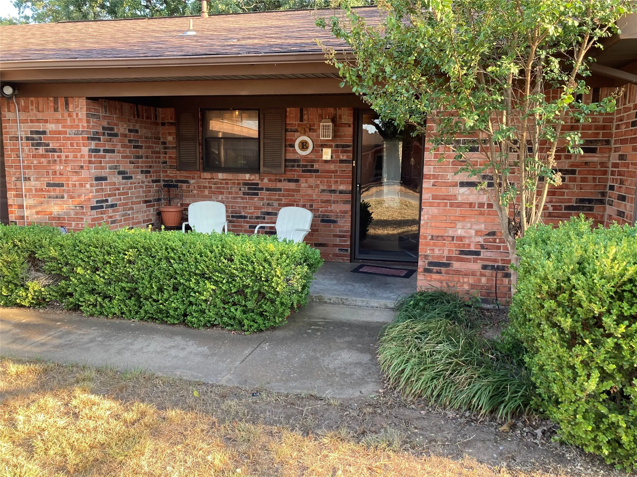 Single Family Residence For Rent in Palo Pinto County , 1003 Cactus Street, Mineral Wells, Texas 76067, 4 Bedroom, 2 Bathroom, 2 Garage spaces, 1,520 Sqft, built in 1968, mls#21361104, Real Estate Agent in Mineral Wells, Homes For Rent in Palo Pinto county, Homes For Rent in Mineral Wells, Realtor in Mineral Wells Texas, Real Estate Brokerage Independent Realty Texas, Luminita Cordes Realtor