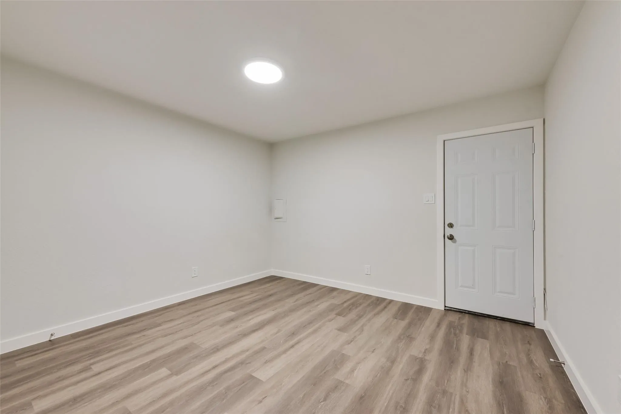 Duplex For Rent in Tarrant County , 1000 S Mary Street, Arlington, Texas 76010, 2 Bedroom, 1 Bathroom, Garage spaces, 927 Sqft, built in 1979, mls#21359510, Real Estate Agent in Arlington, Homes For Rent in Tarrant county, Homes For Rent in Arlington, Realtor in Arlington Texas, Real Estate Brokerage Independent Realty Texas, Luminita Cordes Realtor