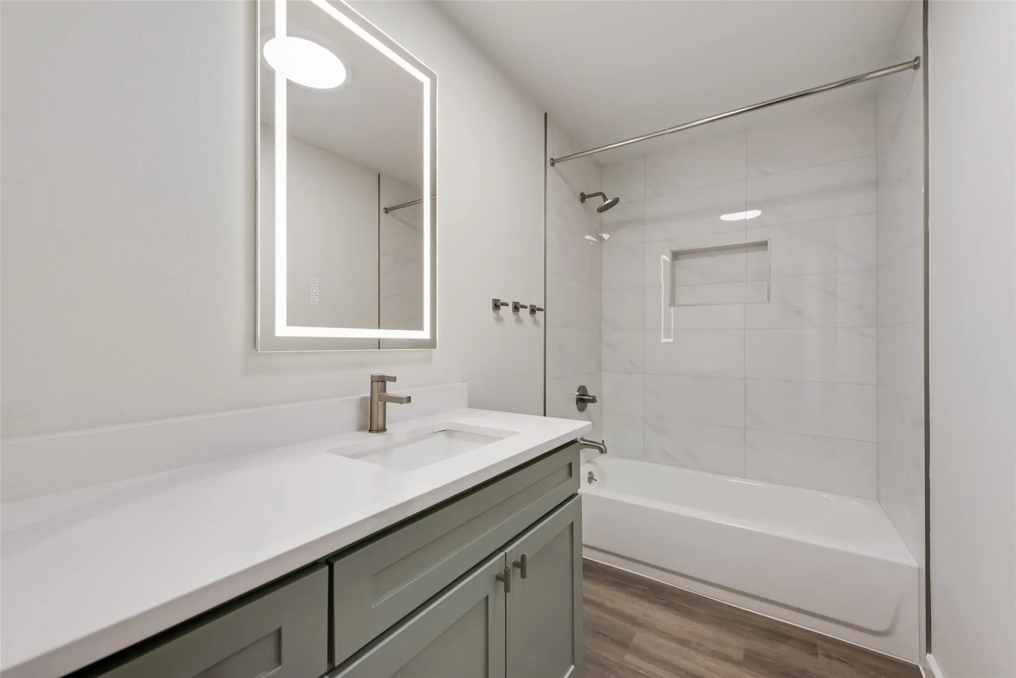 Duplex For Rent in Tarrant County , 1000 S Mary Street, Arlington, Texas 76010, 2 Bedroom, 1 Bathroom, Garage spaces, 927 Sqft, built in 1979, mls#21359510, Real Estate Agent in Arlington, Homes For Rent in Tarrant county, Homes For Rent in Arlington, Realtor in Arlington Texas, Real Estate Brokerage Independent Realty Texas, Luminita Cordes Realtor