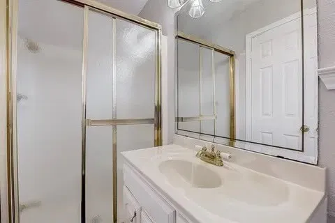 Single Family Residence For Rent in Collin County , 6202 Oregon Court, Plano, Texas 75023, 4 Bedroom, 3 Bathroom, 2 Garage spaces, 2,236 Sqft, built in 1976, mls#21361123, Real Estate Agent in Plano, Homes For Rent in Collin county, Homes For Rent in Plano, Realtor in Plano Texas, Real Estate Brokerage Independent Realty Texas, Luminita Cordes Realtor