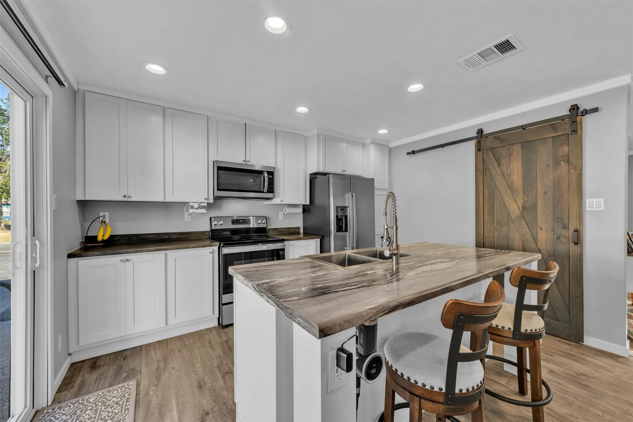 Manufactured Home For Sale in Hood County , 2453 S Valley Ridge Drive, Granbury, Texas 76048, 3 Bedroom, 3 Bathroom, 4 Garage spaces, 1,640 Sqft, built in 2023, mls#21361129, Real Estate Agent in Granbury, Homes For Sale in Hood county, Homes For Sale in Granbury, Realtor in Granbury Texas, Real Estate Brokerage Independent Realty Texas, Luminita Cordes Realtor