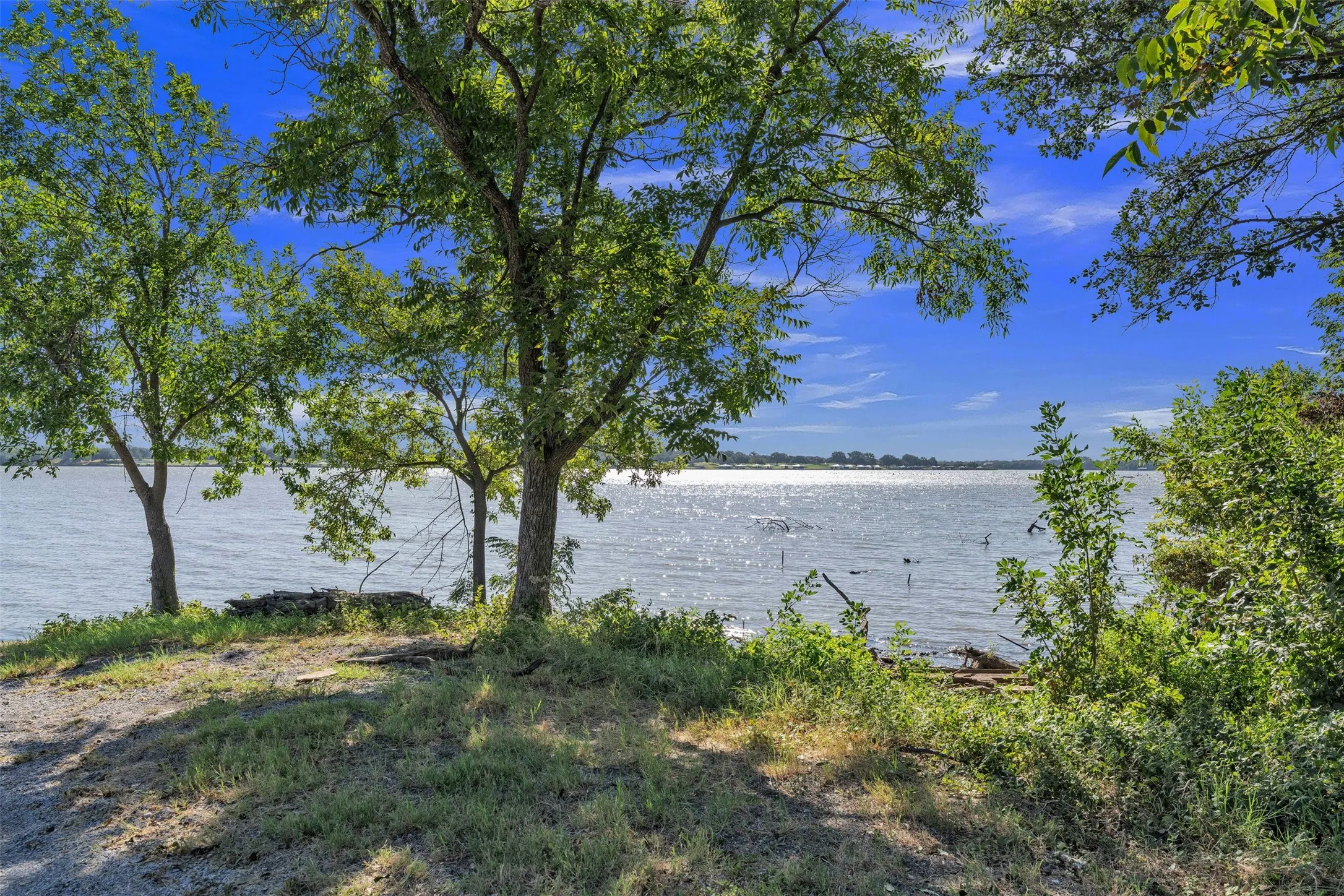 Manufactured Home For Sale in Hood County , 2453 S Valley Ridge Drive, Granbury, Texas 76048, 3 Bedroom, 3 Bathroom, 4 Garage spaces, 1,640 Sqft, built in 2023, mls#21361129, Real Estate Agent in Granbury, Homes For Sale in Hood county, Homes For Sale in Granbury, Realtor in Granbury Texas, Real Estate Brokerage Independent Realty Texas, Luminita Cordes Realtor