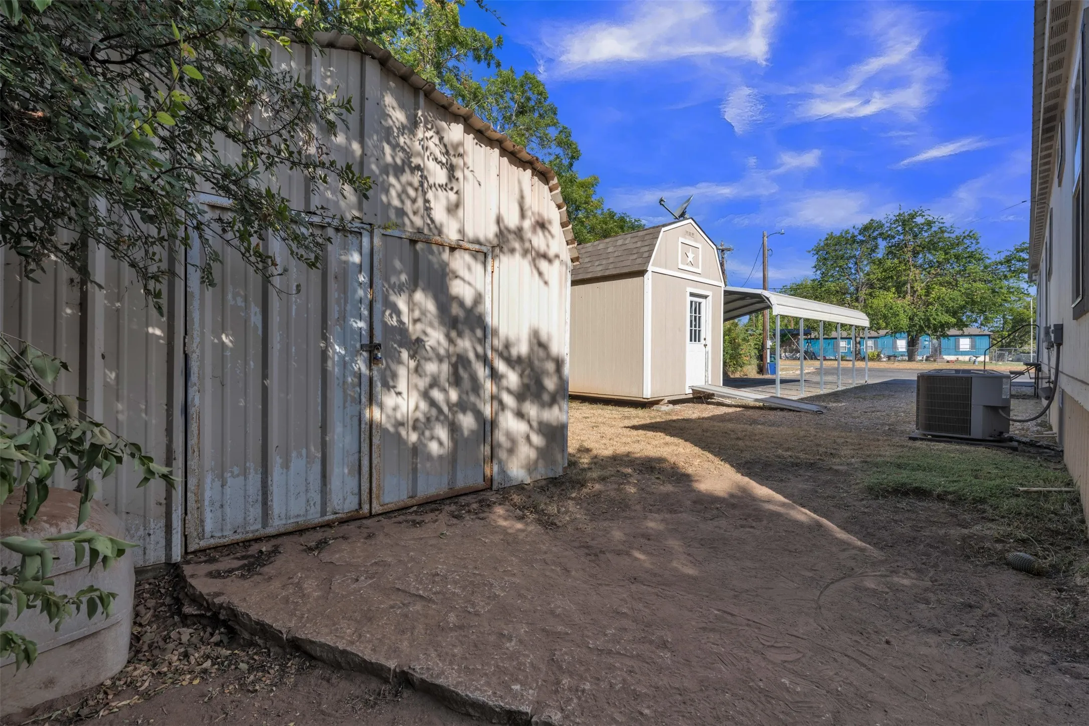 Manufactured Home For Sale in Hood County , 2453 S Valley Ridge Drive, Granbury, Texas 76048, 3 Bedroom, 3 Bathroom, 4 Garage spaces, 1,640 Sqft, built in 2023, mls#21361129, Real Estate Agent in Granbury, Homes For Sale in Hood county, Homes For Sale in Granbury, Realtor in Granbury Texas, Real Estate Brokerage Independent Realty Texas, Luminita Cordes Realtor