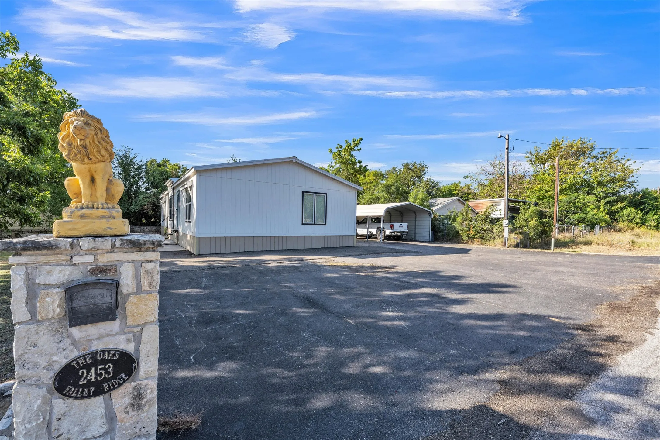 Manufactured Home For Sale in Hood County , 2453 S Valley Ridge Drive, Granbury, Texas 76048, 3 Bedroom, 3 Bathroom, 4 Garage spaces, 1,640 Sqft, built in 2023, mls#21361129, Real Estate Agent in Granbury, Homes For Sale in Hood county, Homes For Sale in Granbury, Realtor in Granbury Texas, Real Estate Brokerage Independent Realty Texas, Luminita Cordes Realtor