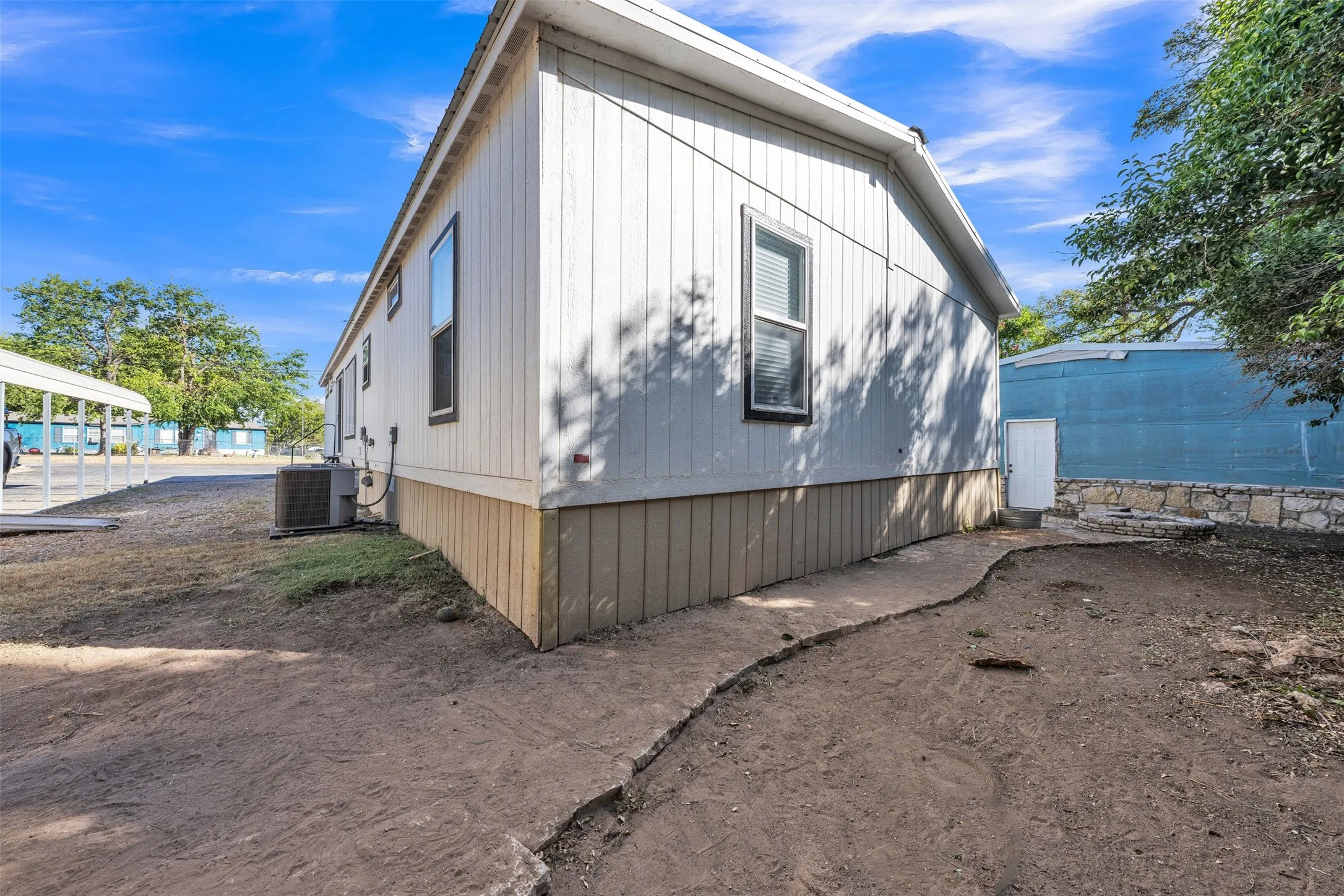 Manufactured Home For Sale in Hood County , 2453 S Valley Ridge Drive, Granbury, Texas 76048, 3 Bedroom, 3 Bathroom, 4 Garage spaces, 1,640 Sqft, built in 2023, mls#21361129, Real Estate Agent in Granbury, Homes For Sale in Hood county, Homes For Sale in Granbury, Realtor in Granbury Texas, Real Estate Brokerage Independent Realty Texas, Luminita Cordes Realtor