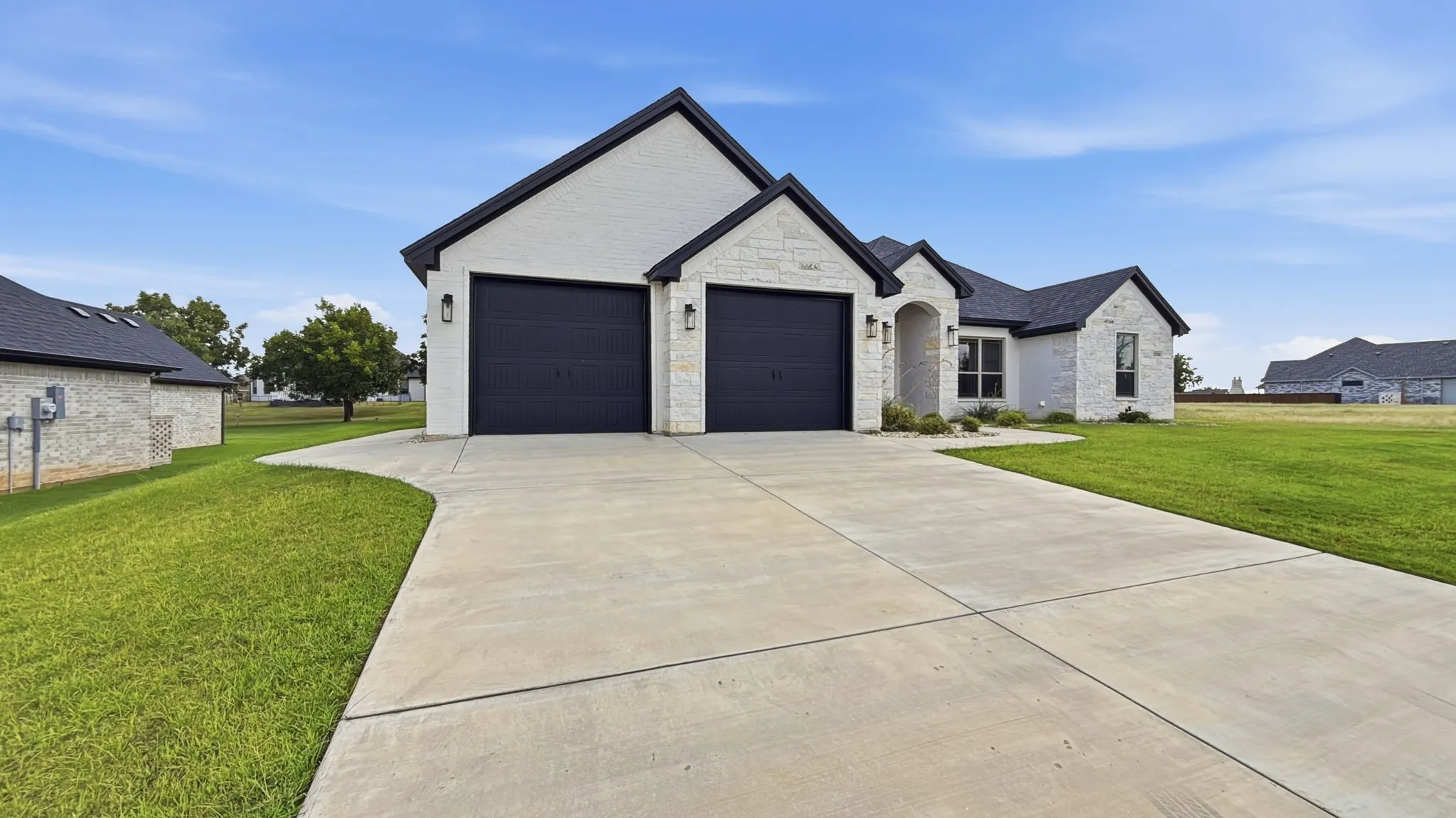 Single Family Residence For Sale in Hood County , 3709 Tremont Lane, Granbury, Texas 76049, 4 Bedroom, 3 Bathroom, 2 Garage spaces, 2,338 Sqft, built in 2023, Price $545,000, mls#21361131, Real Estate Agent in Granbury, Homes For Sale in Hood county, Homes For Sale in Granbury, Realtor in Granbury Texas, Real Estate Brokerage Independent Realty Texas, Luminita Cordes Realtor