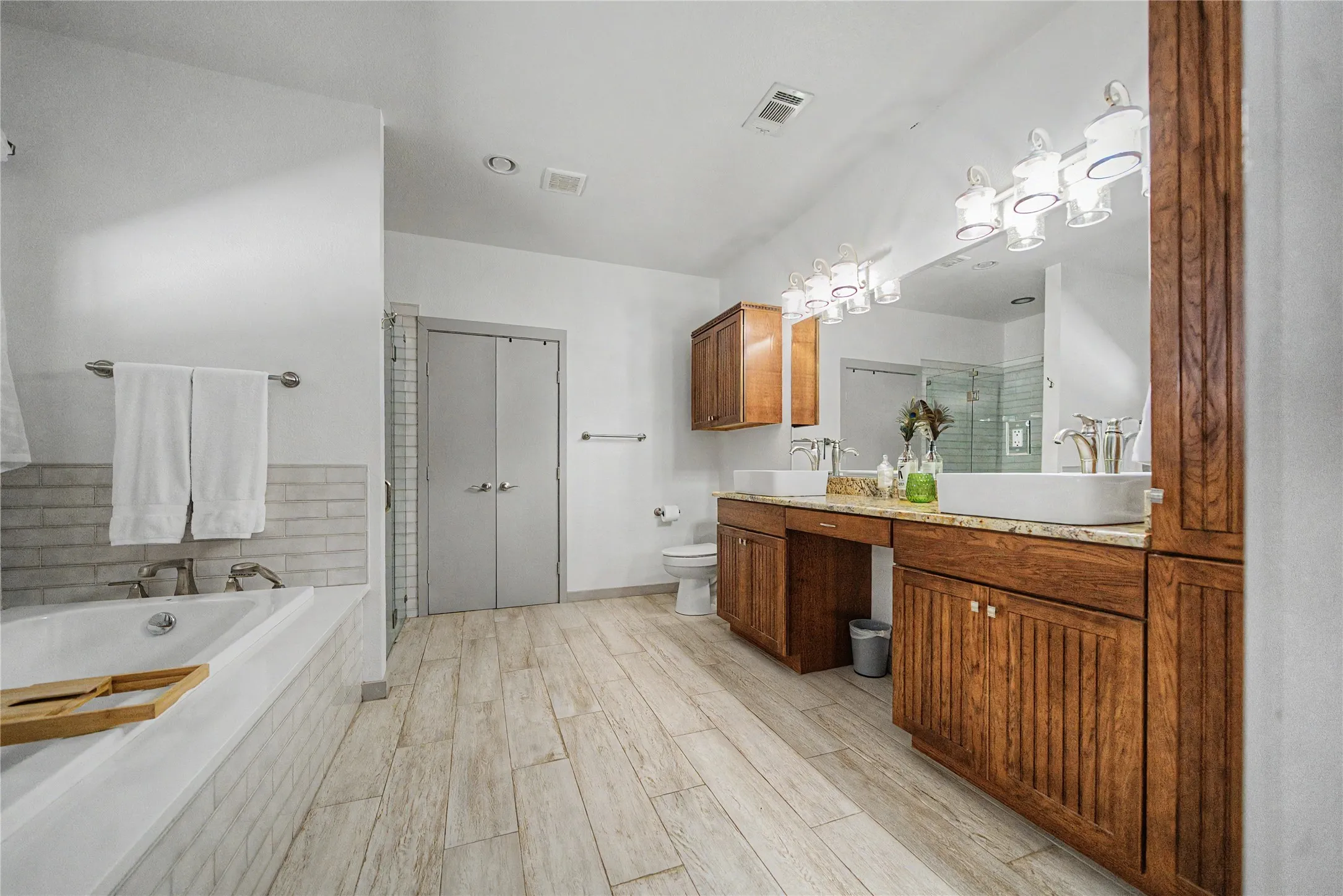 Single Family Residence For Sale in Parker County , 655 Hobson Bend Road, Weatherford, Texas 76088, 3 Bedroom, 2 Bathroom, 1 Garage spaces, 1,814 Sqft, built in 2012, mls#21361016, Real Estate Agent in Weatherford, Homes For Sale in Parker county, Homes For Sale in Weatherford, Realtor in Weatherford Texas, Real Estate Brokerage Independent Realty Texas, Luminita Cordes Realtor