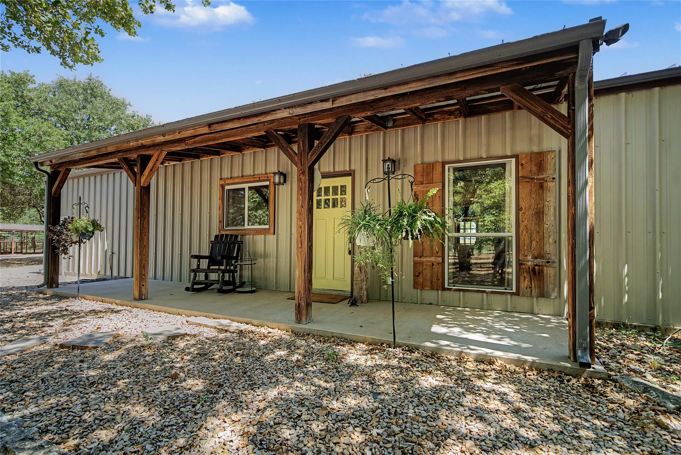 Single Family Residence For Sale in Parker County , 655 Hobson Bend Road, Weatherford, Texas 76088, 3 Bedroom, 2 Bathroom, 1 Garage spaces, 1,814 Sqft, built in 2012, mls#21361016, Real Estate Agent in Weatherford, Homes For Sale in Parker county, Homes For Sale in Weatherford, Realtor in Weatherford Texas, Real Estate Brokerage Independent Realty Texas, Luminita Cordes Realtor