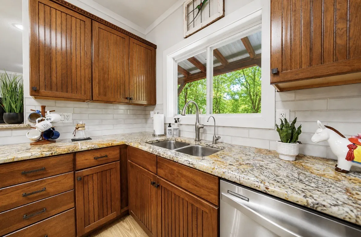 Single Family Residence For Sale in Parker County , 655 Hobson Bend Road, Weatherford, Texas 76088, 3 Bedroom, 2 Bathroom, 1 Garage spaces, 1,814 Sqft, built in 2012, mls#21361016, Real Estate Agent in Weatherford, Homes For Sale in Parker county, Homes For Sale in Weatherford, Realtor in Weatherford Texas, Real Estate Brokerage Independent Realty Texas, Luminita Cordes Realtor