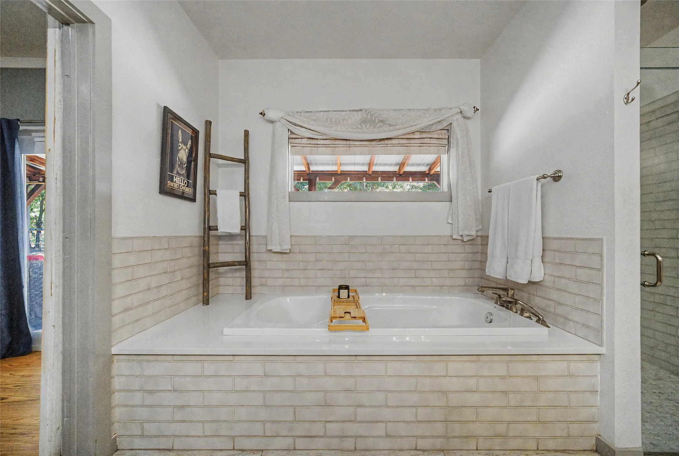 Single Family Residence For Sale in Parker County , 655 Hobson Bend Road, Weatherford, Texas 76088, 3 Bedroom, 2 Bathroom, 1 Garage spaces, 1,814 Sqft, built in 2012, mls#21361016, Real Estate Agent in Weatherford, Homes For Sale in Parker county, Homes For Sale in Weatherford, Realtor in Weatherford Texas, Real Estate Brokerage Independent Realty Texas, Luminita Cordes Realtor